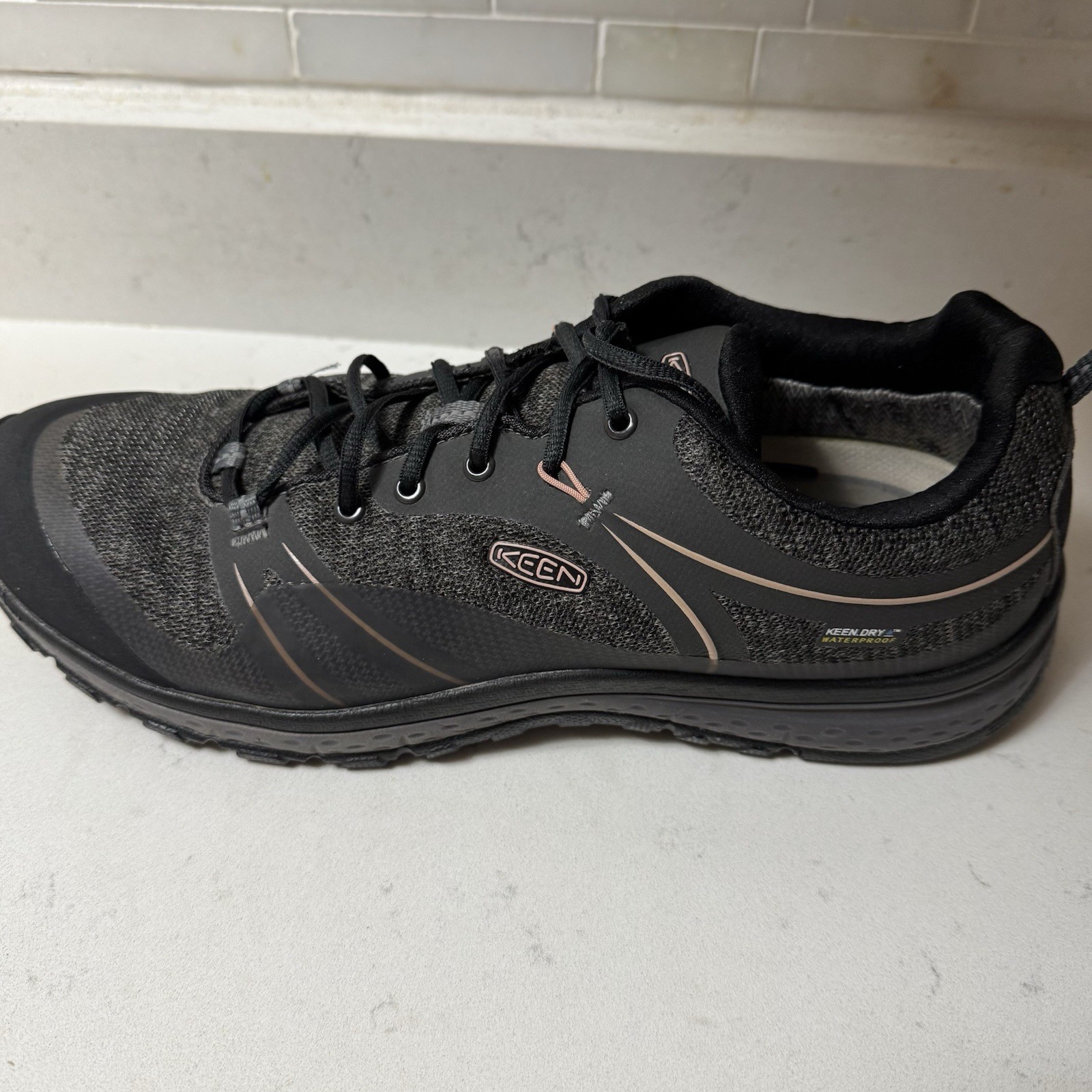 KEEN Dry Terradora Low Black Waterproof Hiking Trail Shoe Sz 10.5 WORN ONCE!