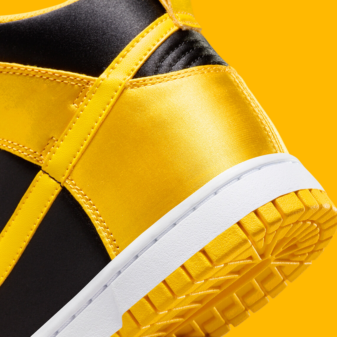 Women’s Nike Dunk High Satin Goldenrod Varsity Maize Black Nby FN4216-001 sz 10