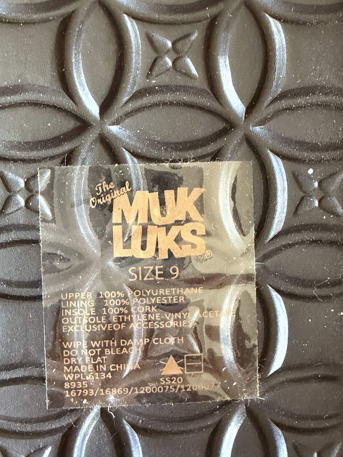 The Original Muk Luks Marsha Thong Sandals Bronze Memory Foam Footbed Size 9 NEW