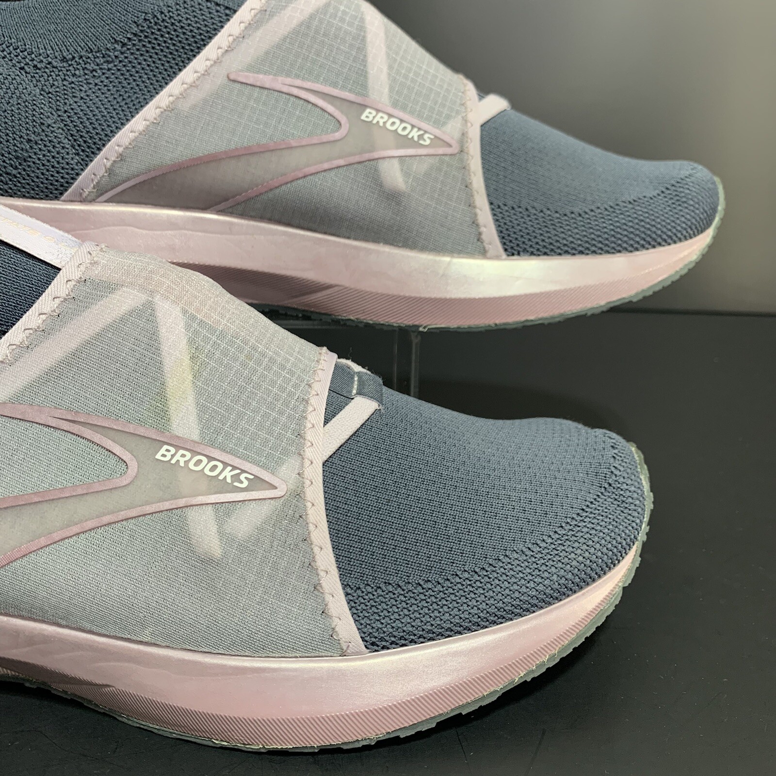 Brooks Levitate 4 LE Running Shoes 1203471B074 Grey Pink Women’s Size 11 B