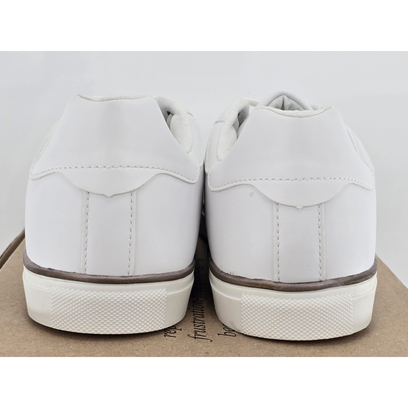 Evans Net Strap Sneaker Womens Size 11 E Wide White Lace Up Casual – Excellent