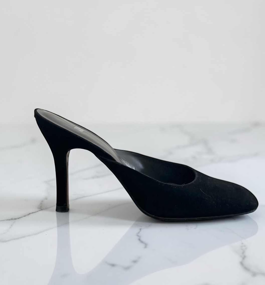 Vera Wang for Stuart Weitzman Black Suede Round Toe Heeled Mules Sz 7M