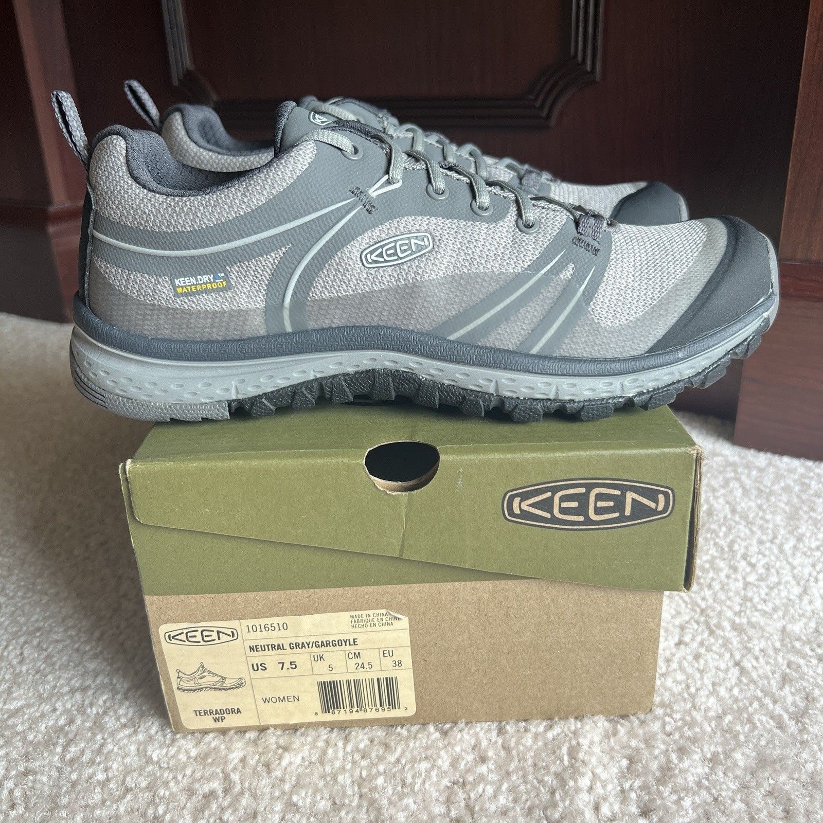 Keen Terradora Women’s Size 7.5 Waterproof Trail Hiking Sneakers Shoes Gray