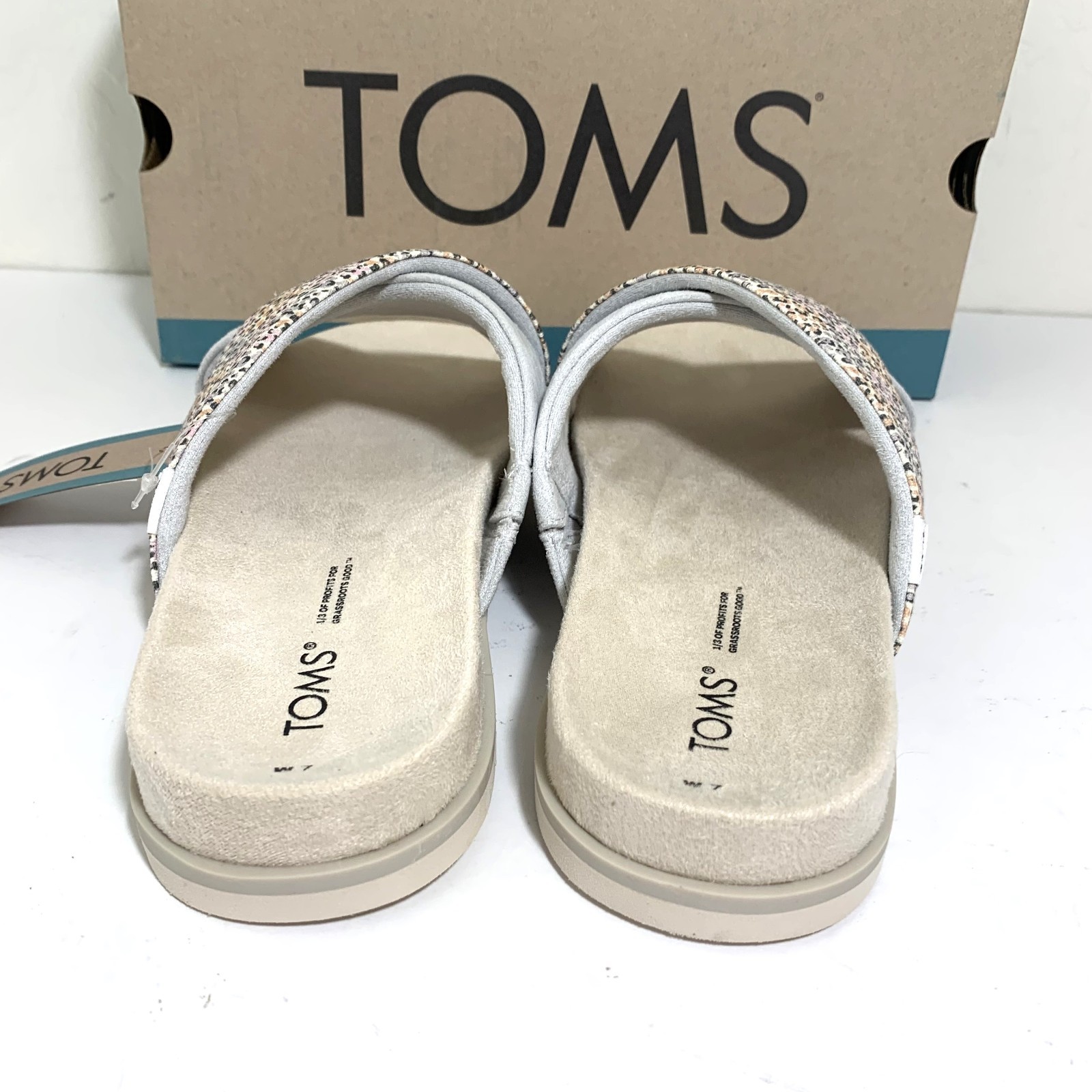 Toms Savanna Sandals Slip On Slides Crisscross Strap Flats Leopard Size 7 NEW