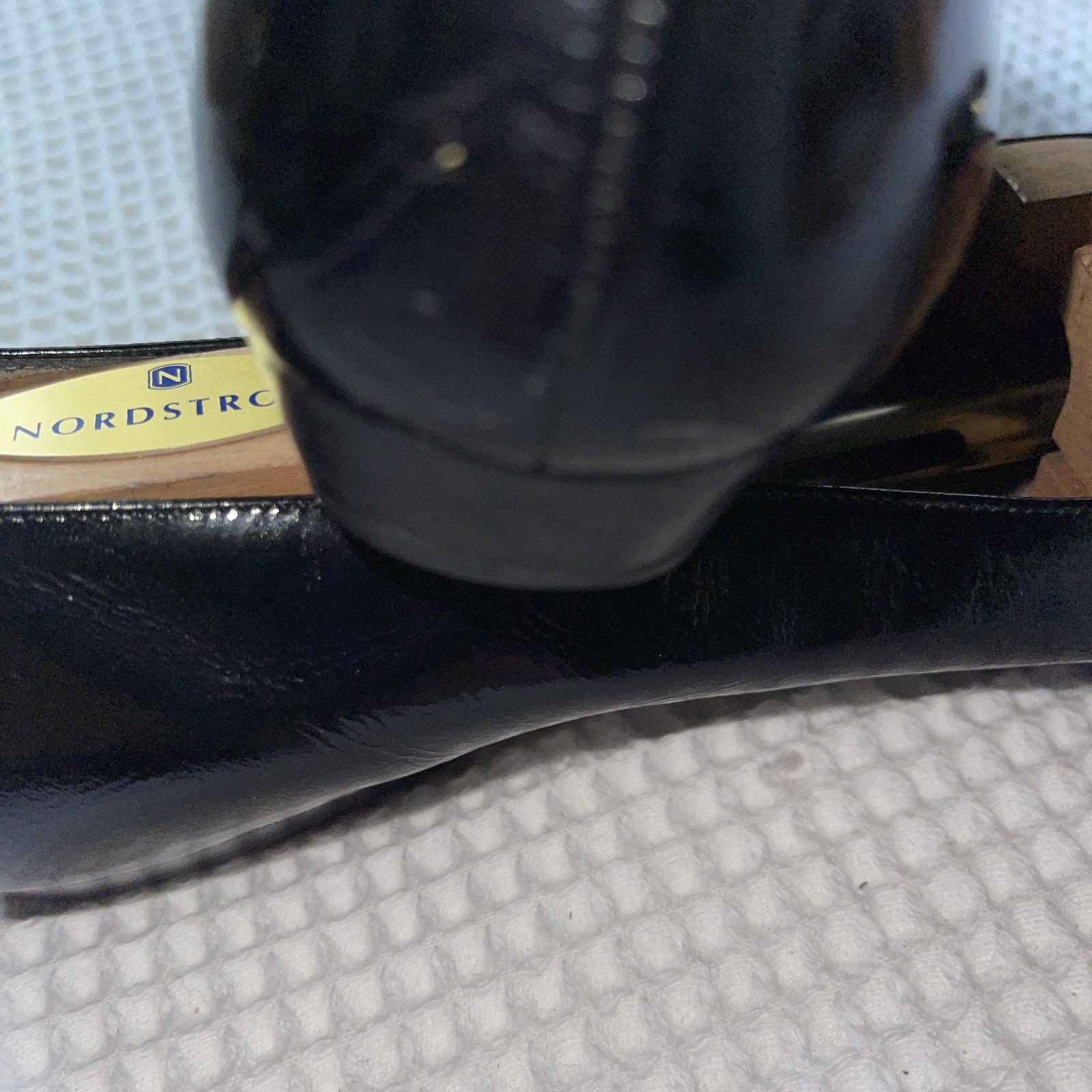 VINTAGE SALVATORE FERRAGAO PATENT LEATHER FLATS WITH A SUEDE DIVIDED BOW 9AAA