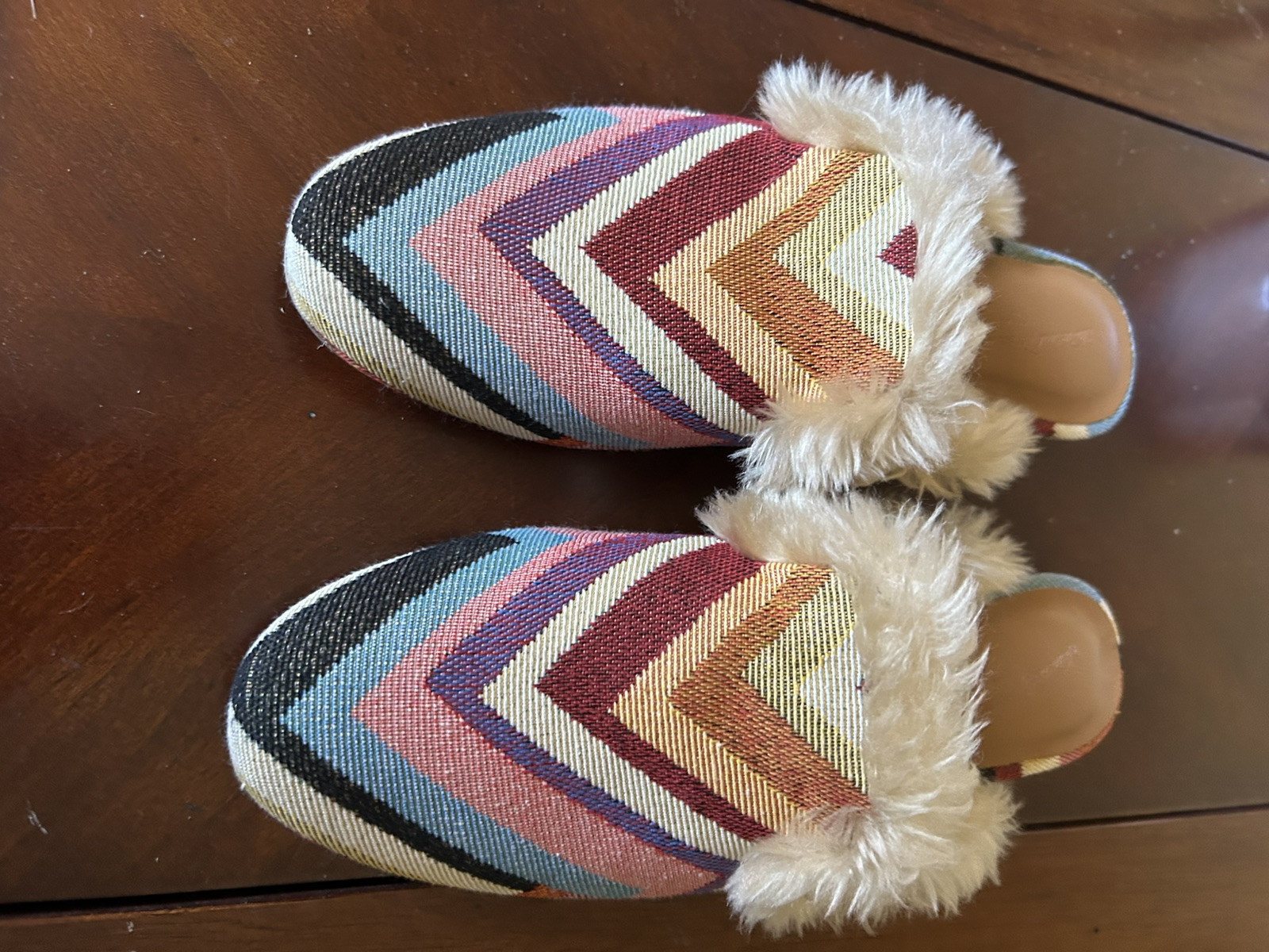 Universal Thread faux fur lined chevron mules shoes 6.5 bibiana rainbow