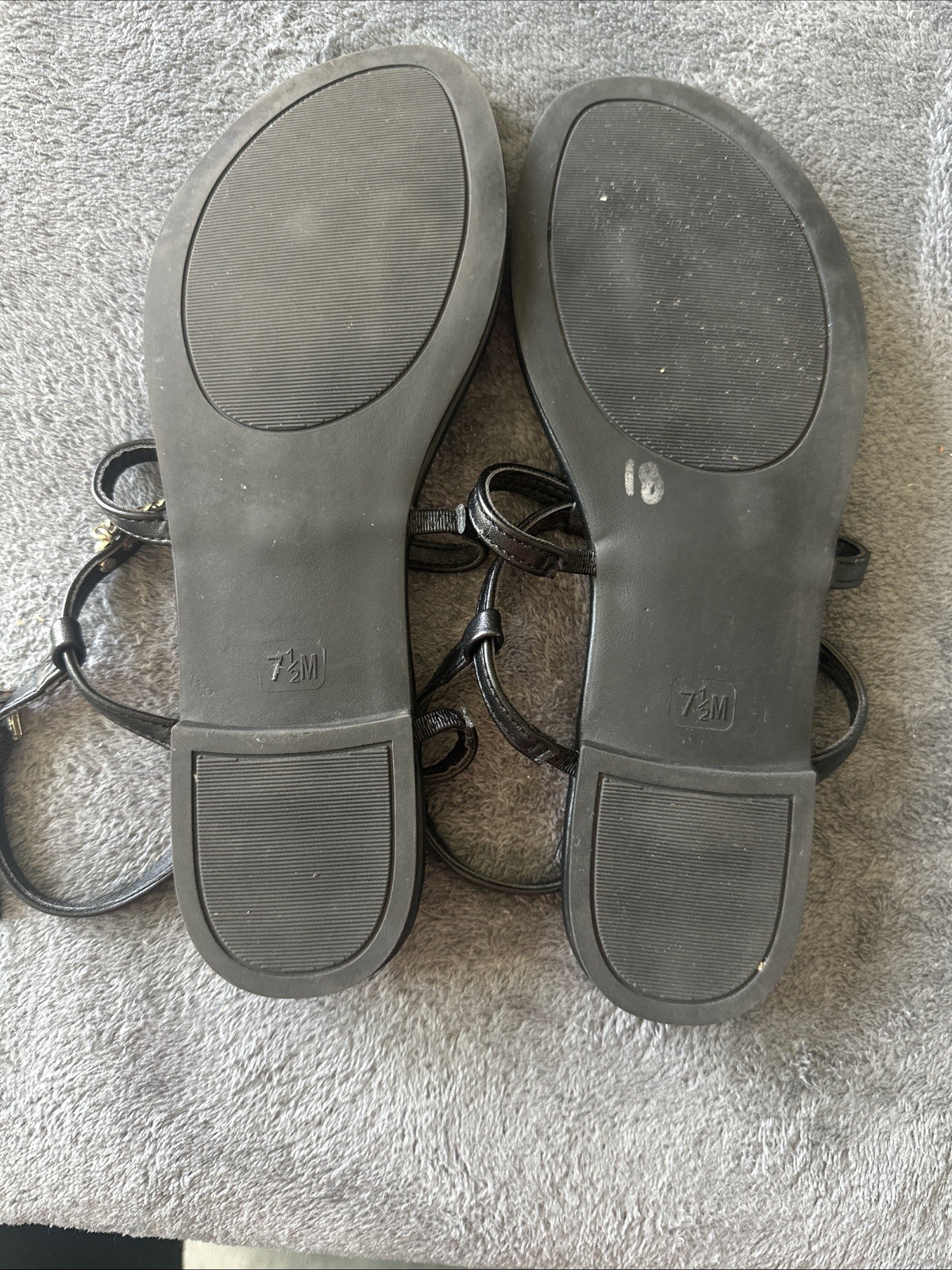 Women’s 7.5 Black GBG Los Angeles Sandals