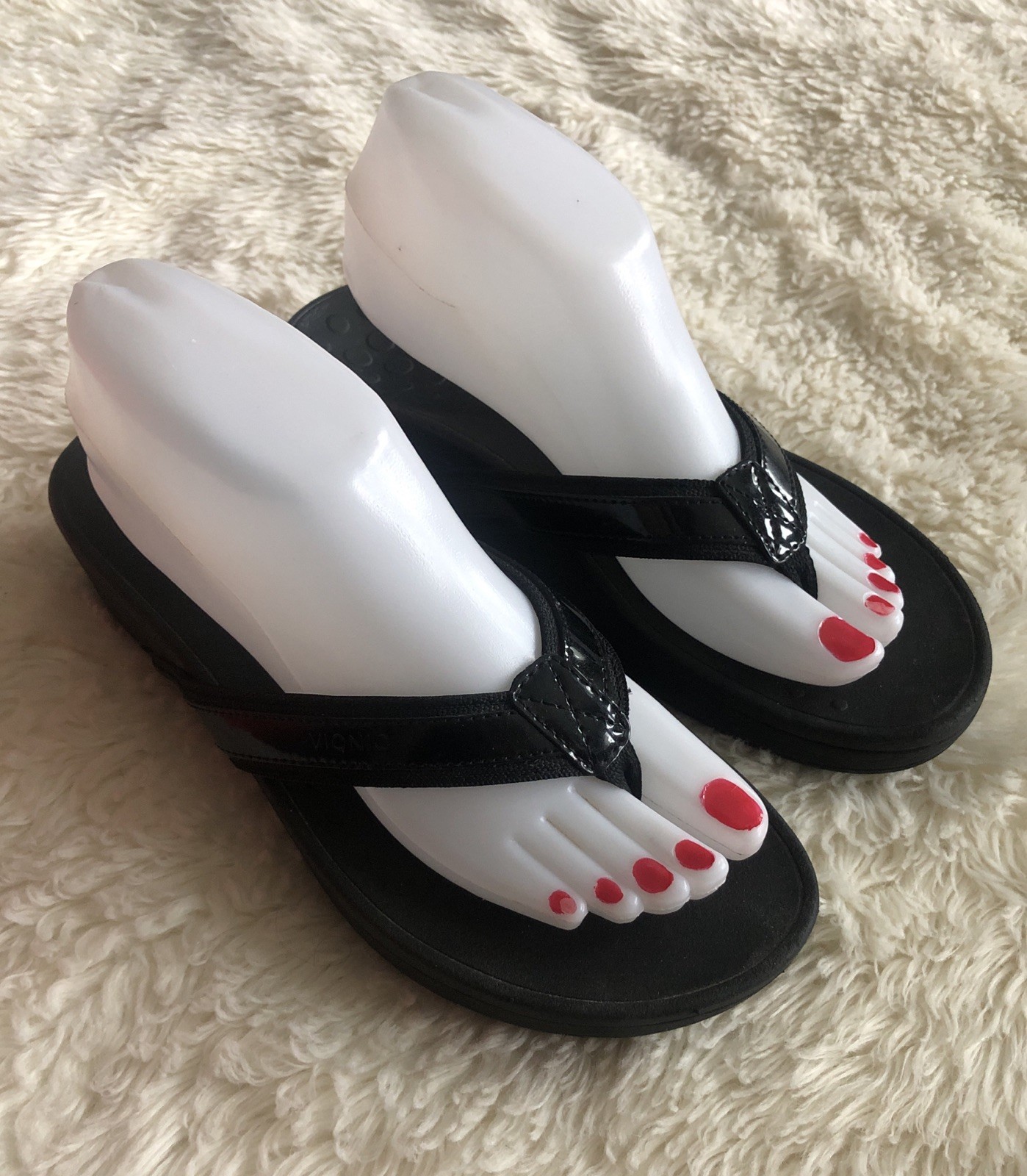 Vionic Women’s High Tide Black Platform Toe Post Comfort Sandals Women’s 8