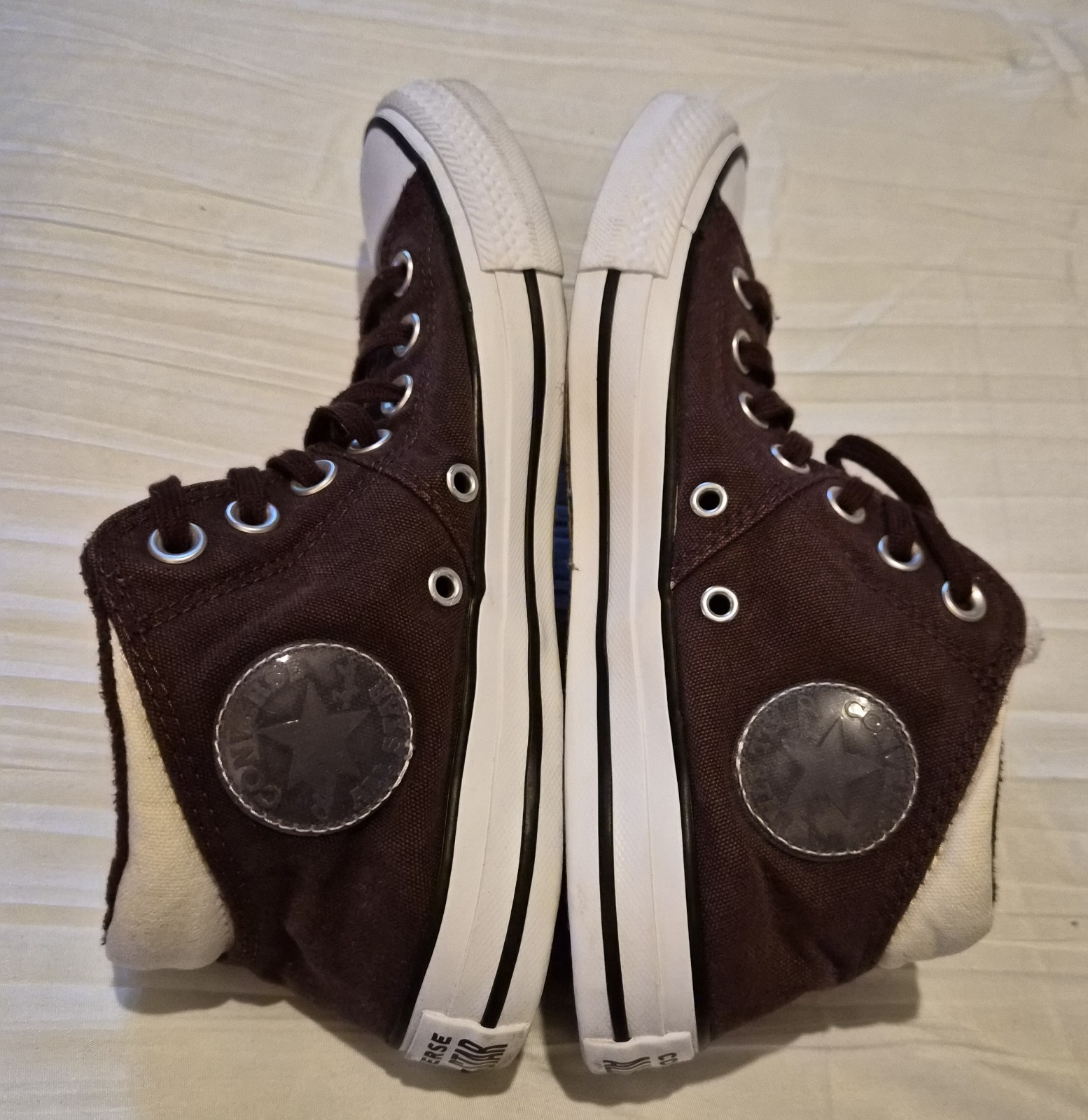 Women’s Chuck Taylor Low Top size 7.5