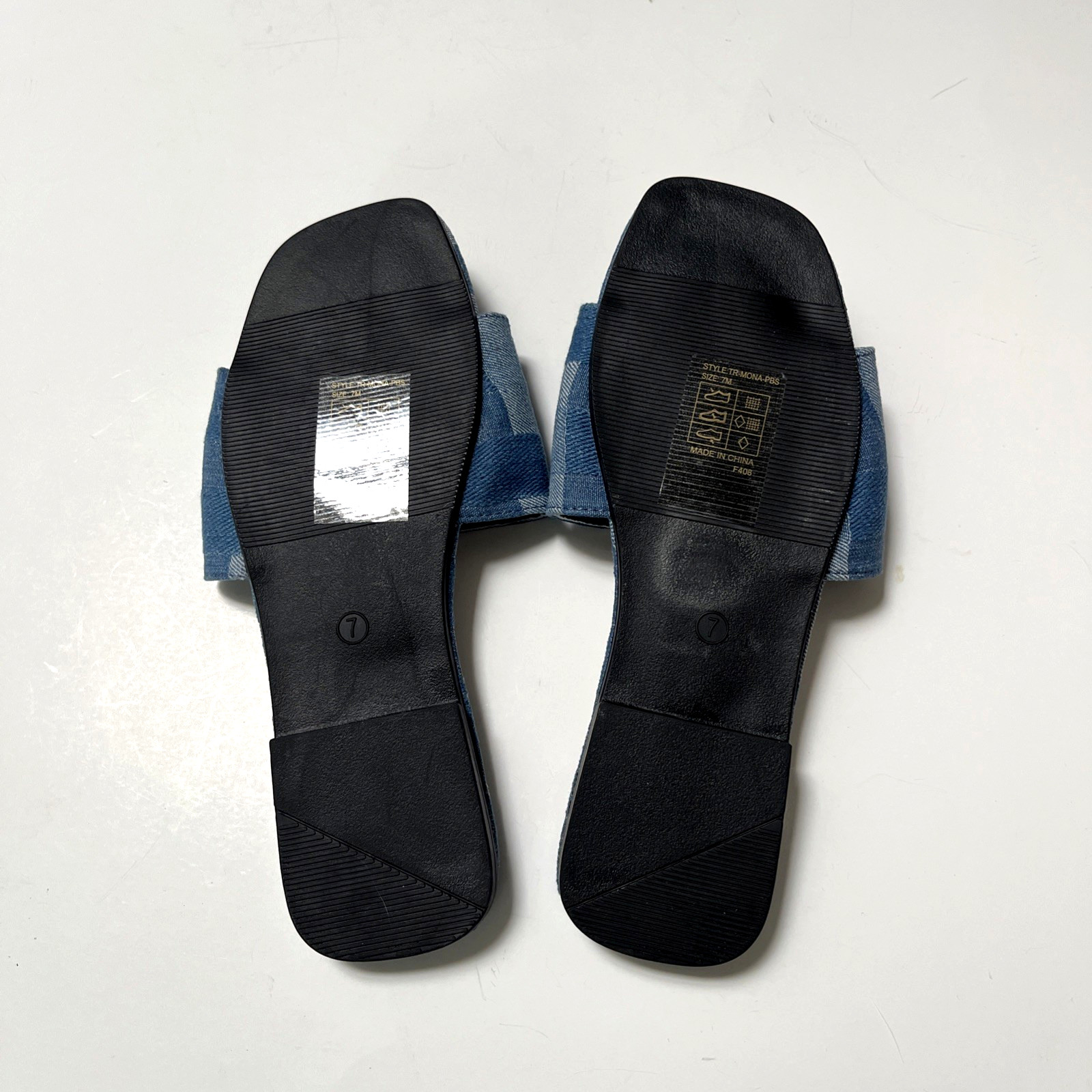 True Religion Denim Slide Sandals Crystal Horseshoe Logo Blue Size 7 NWOB