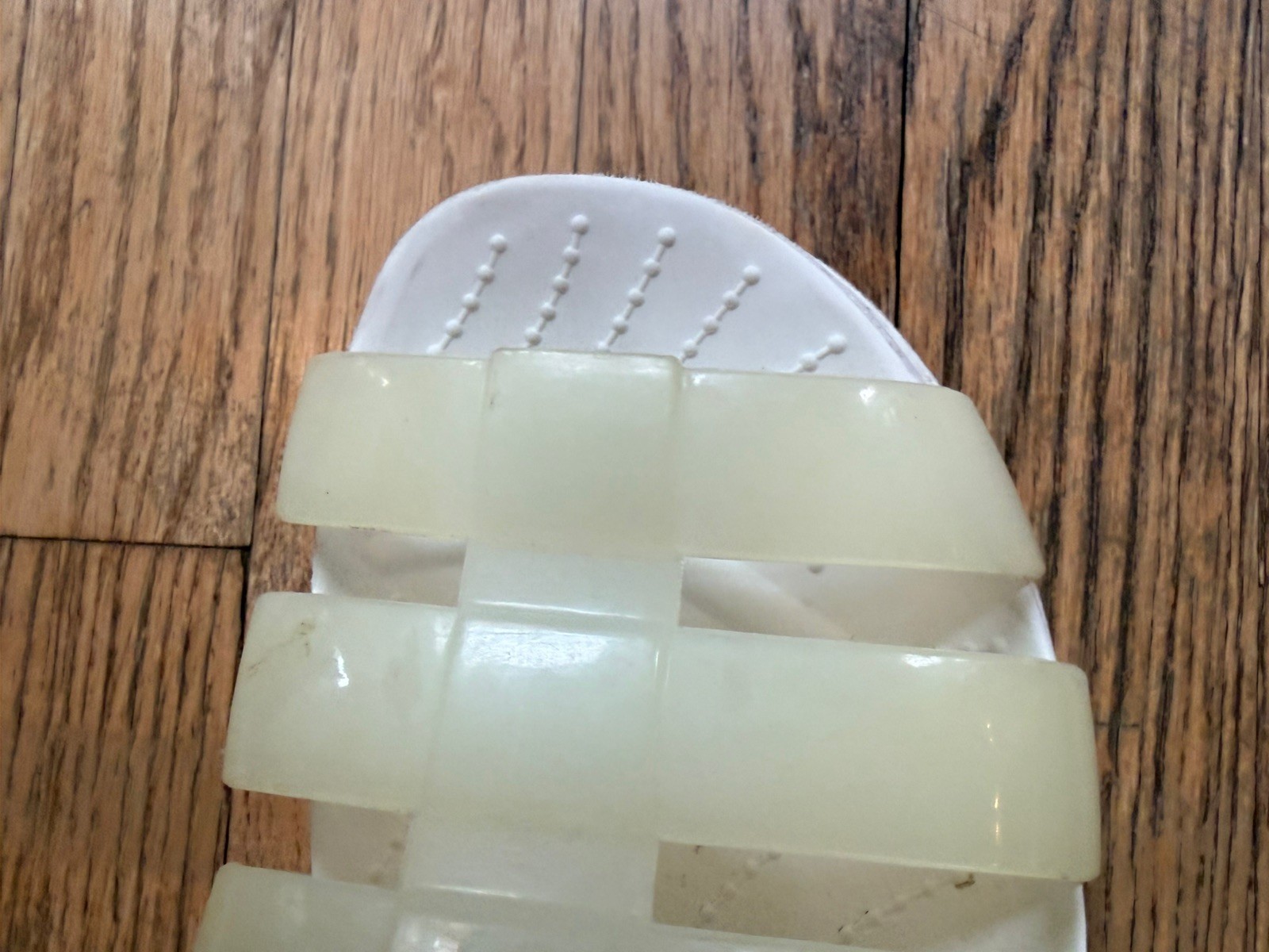 Crocs Splash Glossy Fisherman Womens Sandals White US Sz 9 Sold out 🤍 so comfy