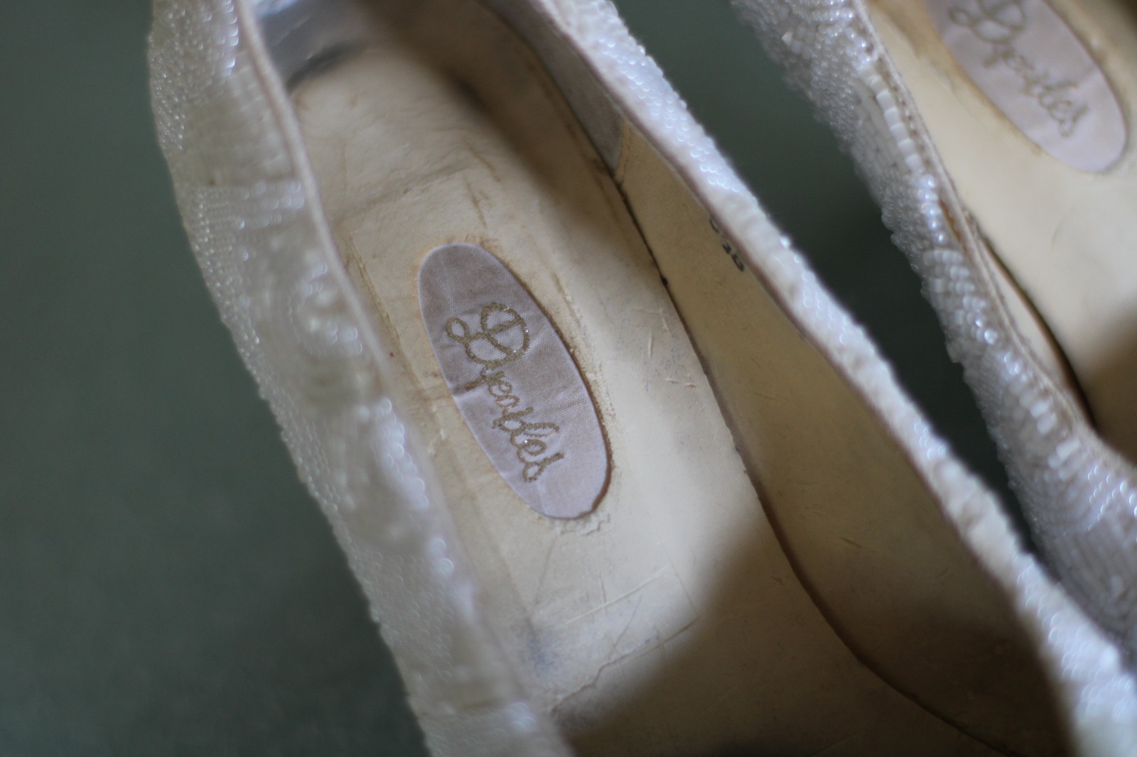 Vintage 90s Dyeables Wedding Heels White Beaded Women US size 6.5 Needs repairs