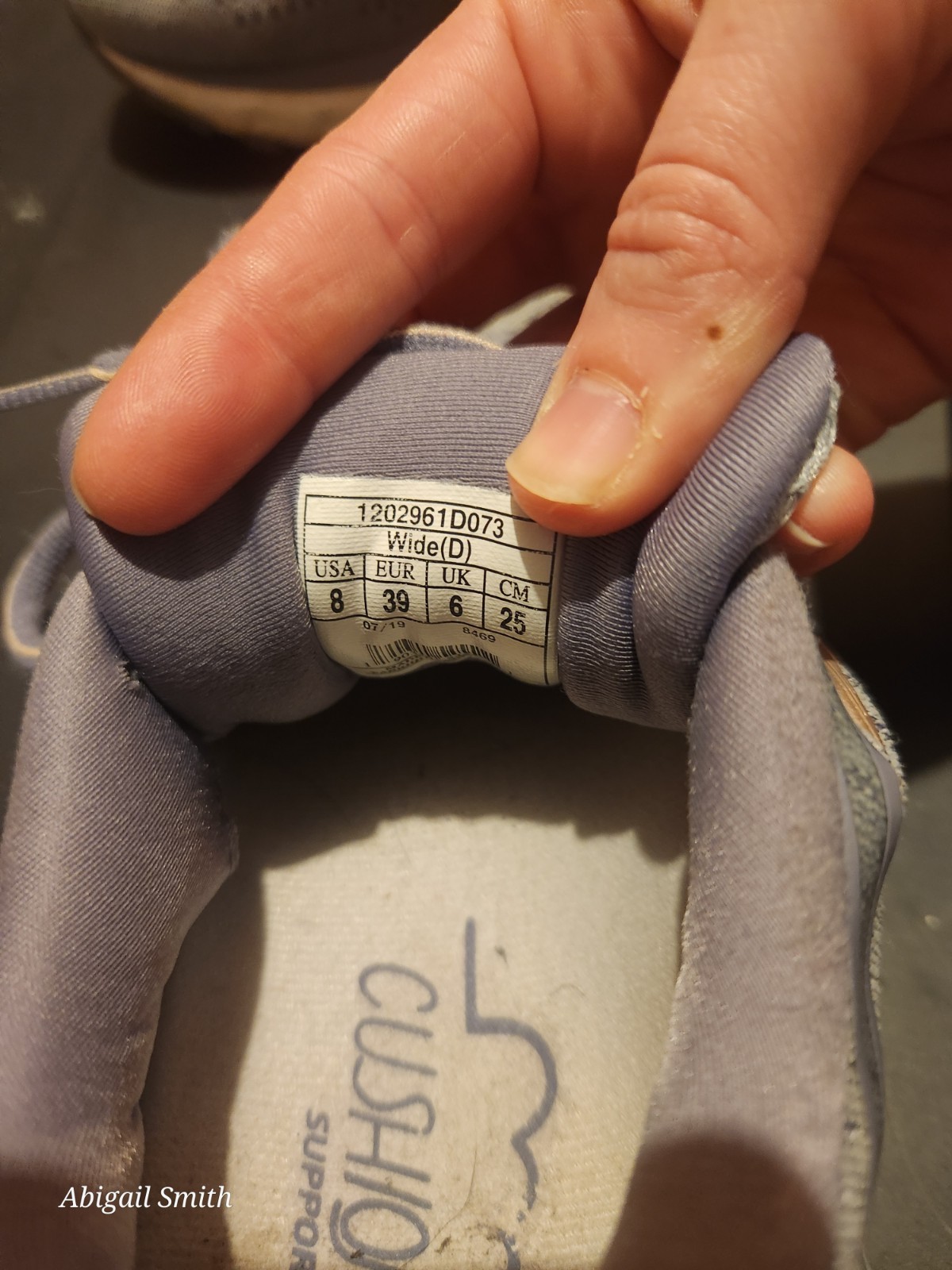 Brooks Women’s Tennis Shoes Size 8