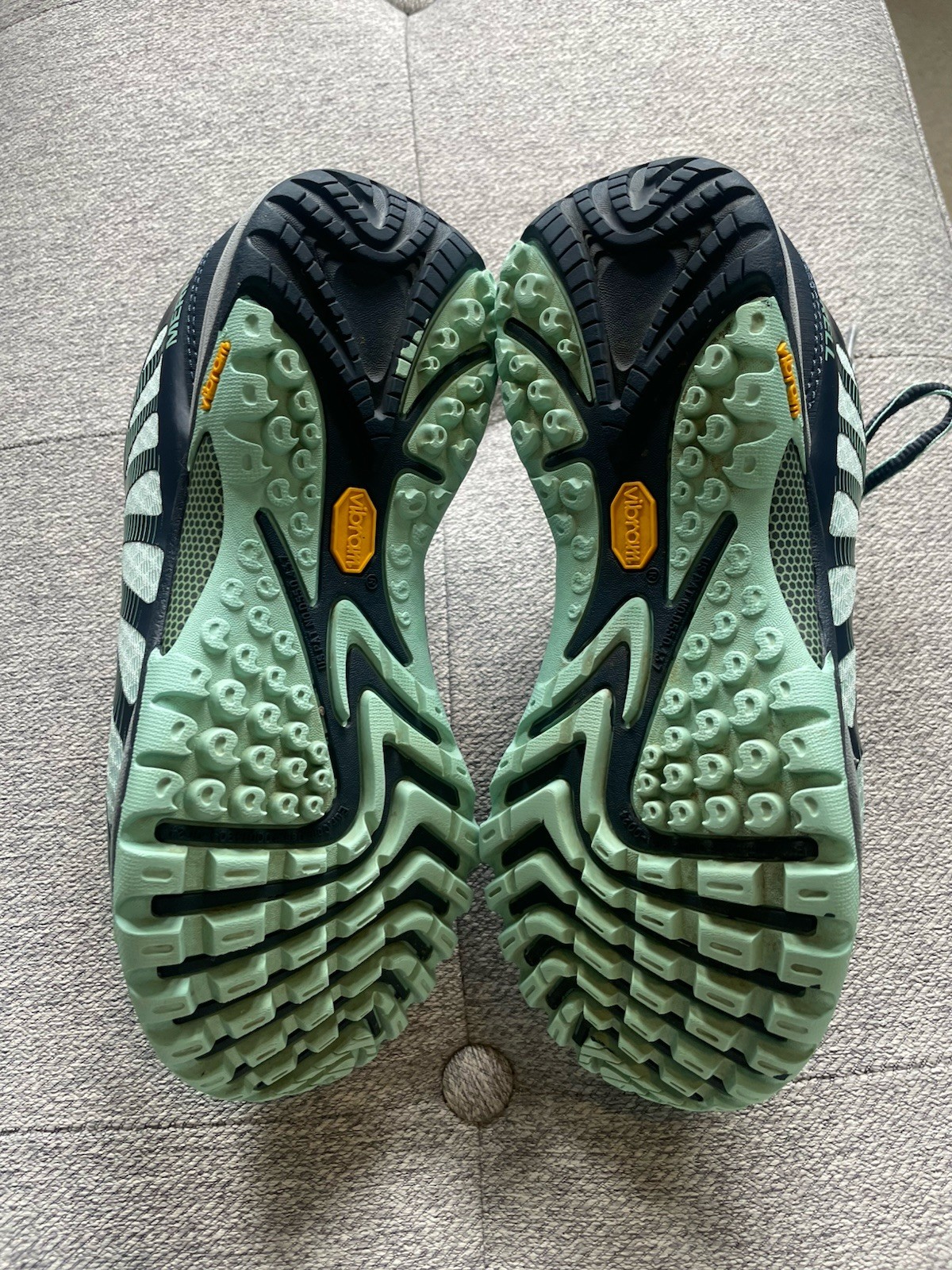 Merrill Women’s Mint Green And Navy Blue Water Resistant Sneakers Size 5.5
