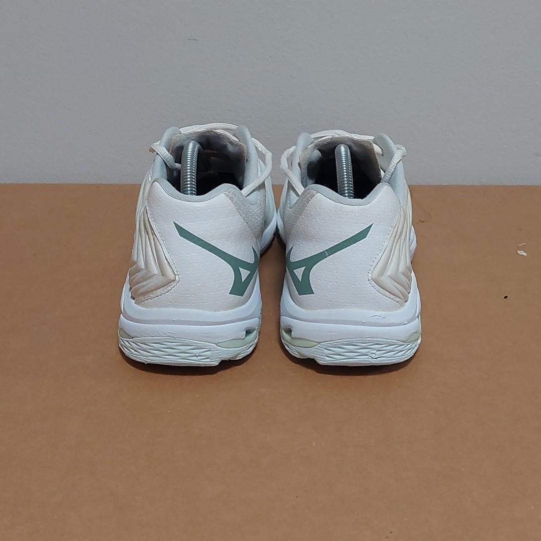 Mizuno Wave Lightning Z5 Volleyball Women’s Shoe White SIZE 11