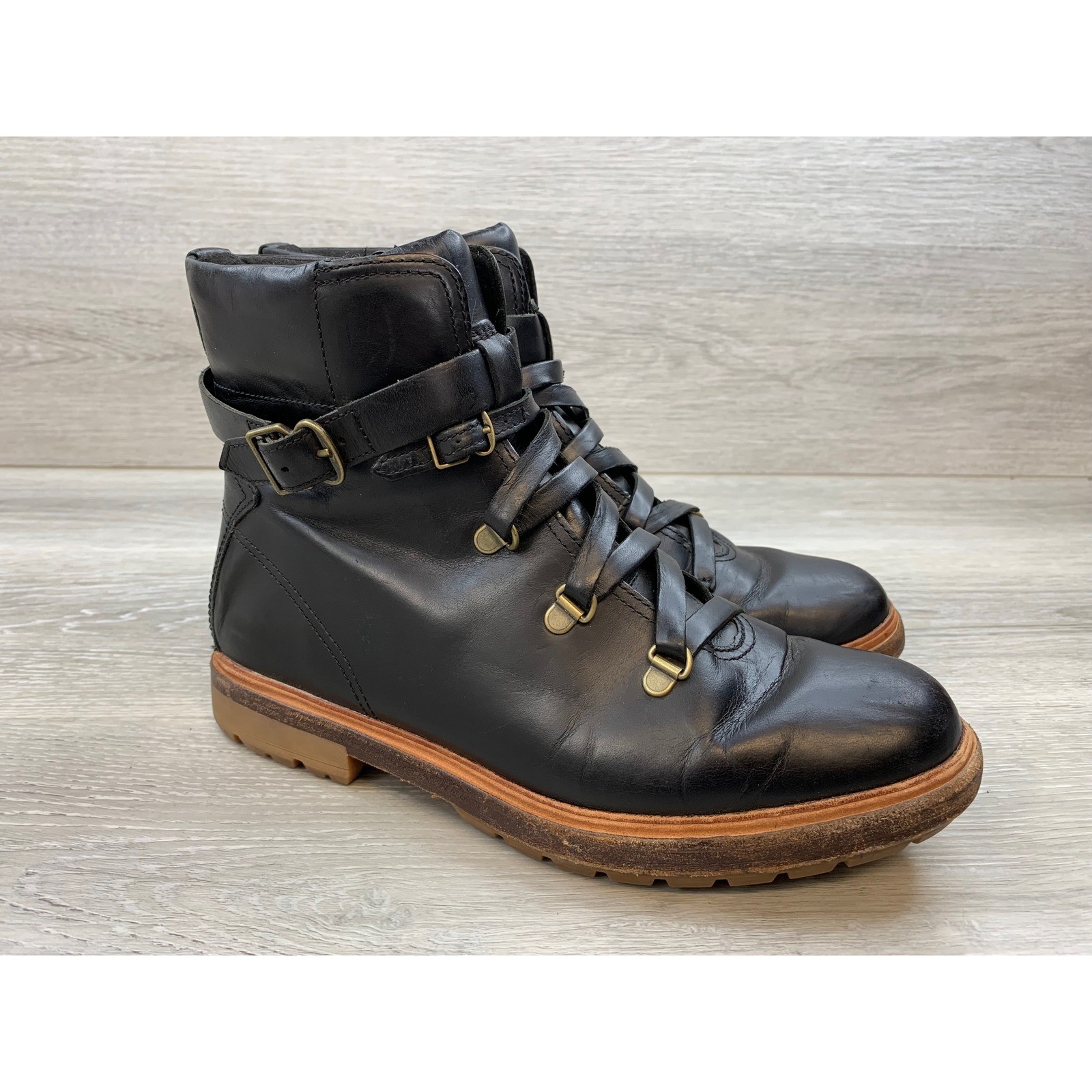 Timberland Women’s Combat Boots Black Leather Lace Up Buckle 9 Comfort Shoes