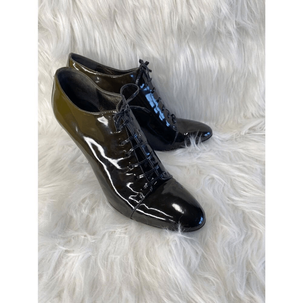Burberry Patent Leather Lace-Up Heeled Booties. Vintage 2009. Authentic. Size 38