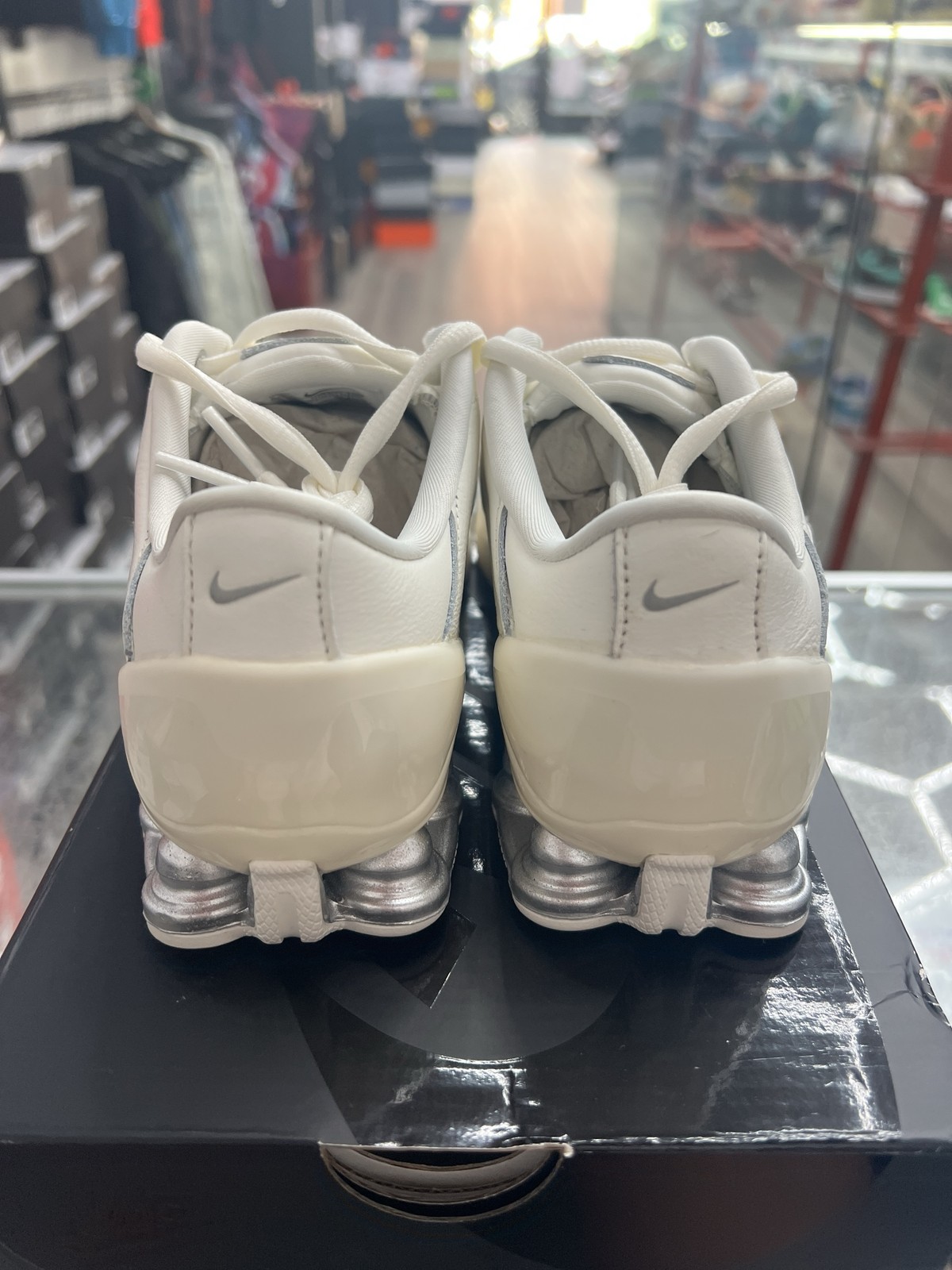 Size 6.5W – Nike Total 90 Shox Magia Sail Metallic Silver IO9300-100