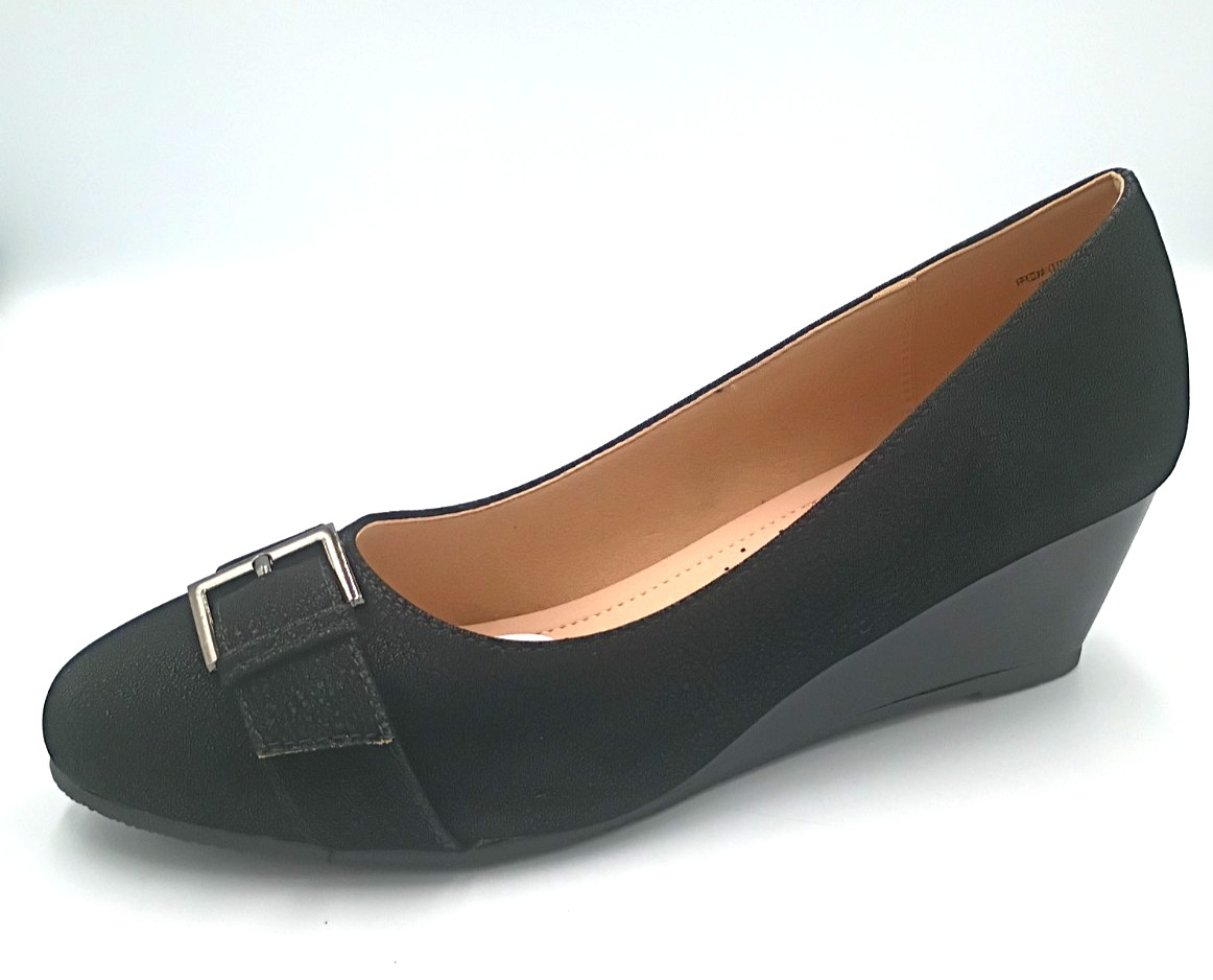 Journee Collection Graysn Slip-On Wedge Heel Black Womens Size 9 NEW