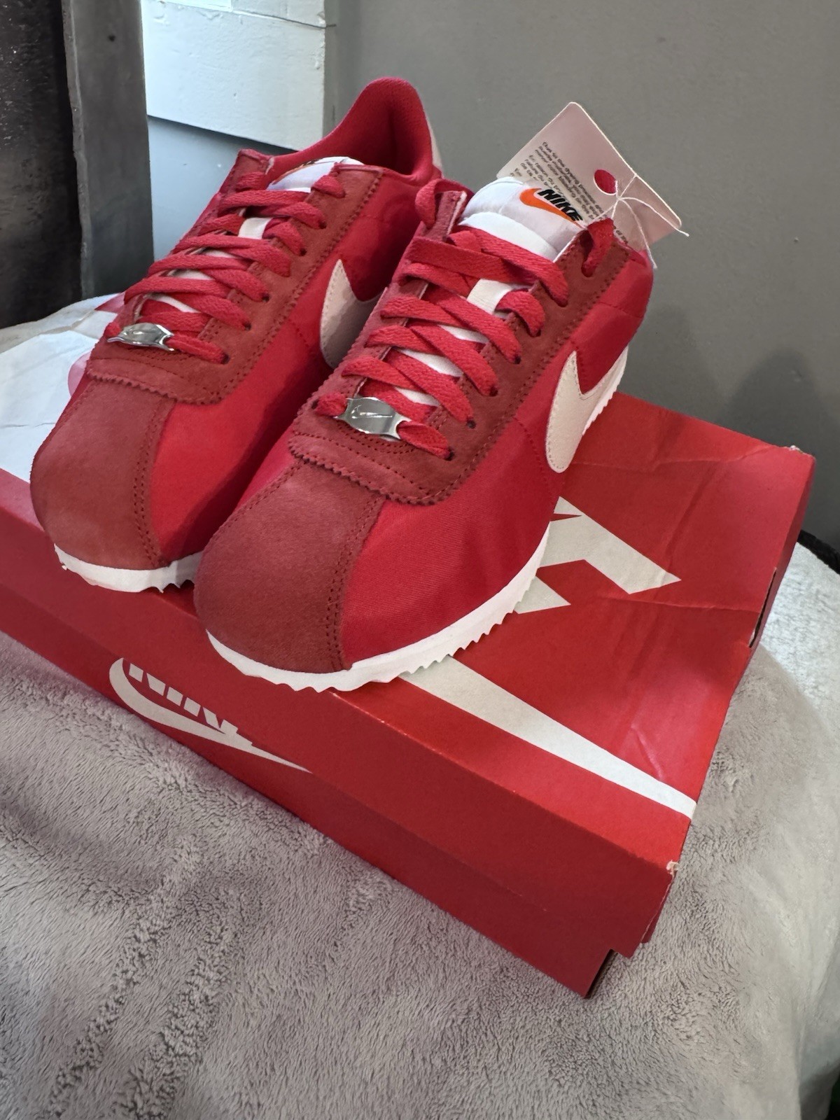 Nike Cortez Picante Red White Lace Up Casual Sneakers DZ2795-601 Women Size 7.