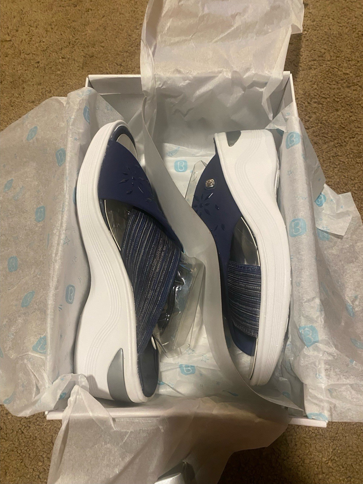 Bzees Women’s Slip-On Wedge Slide Sandals Blue/White Solid Synthetic Logo NIB