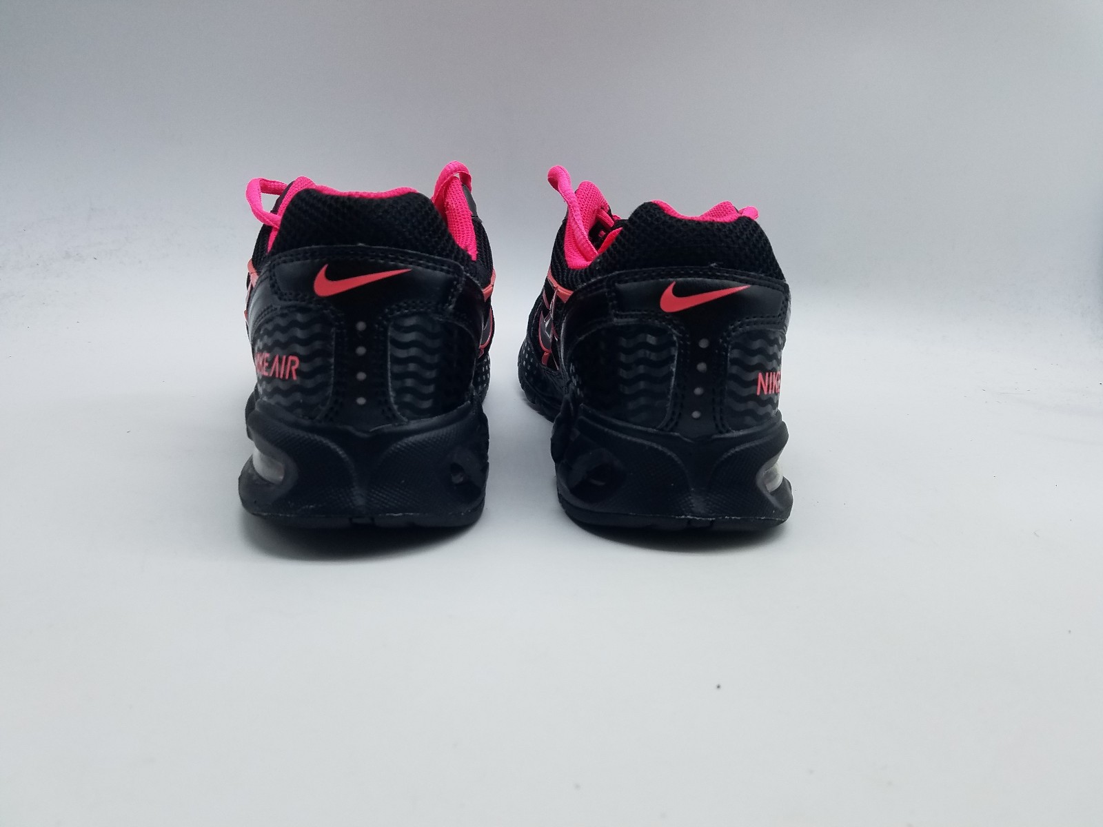 Nike Air Max Torch 4 Women’s Size 11 Running Shoes Black Pink