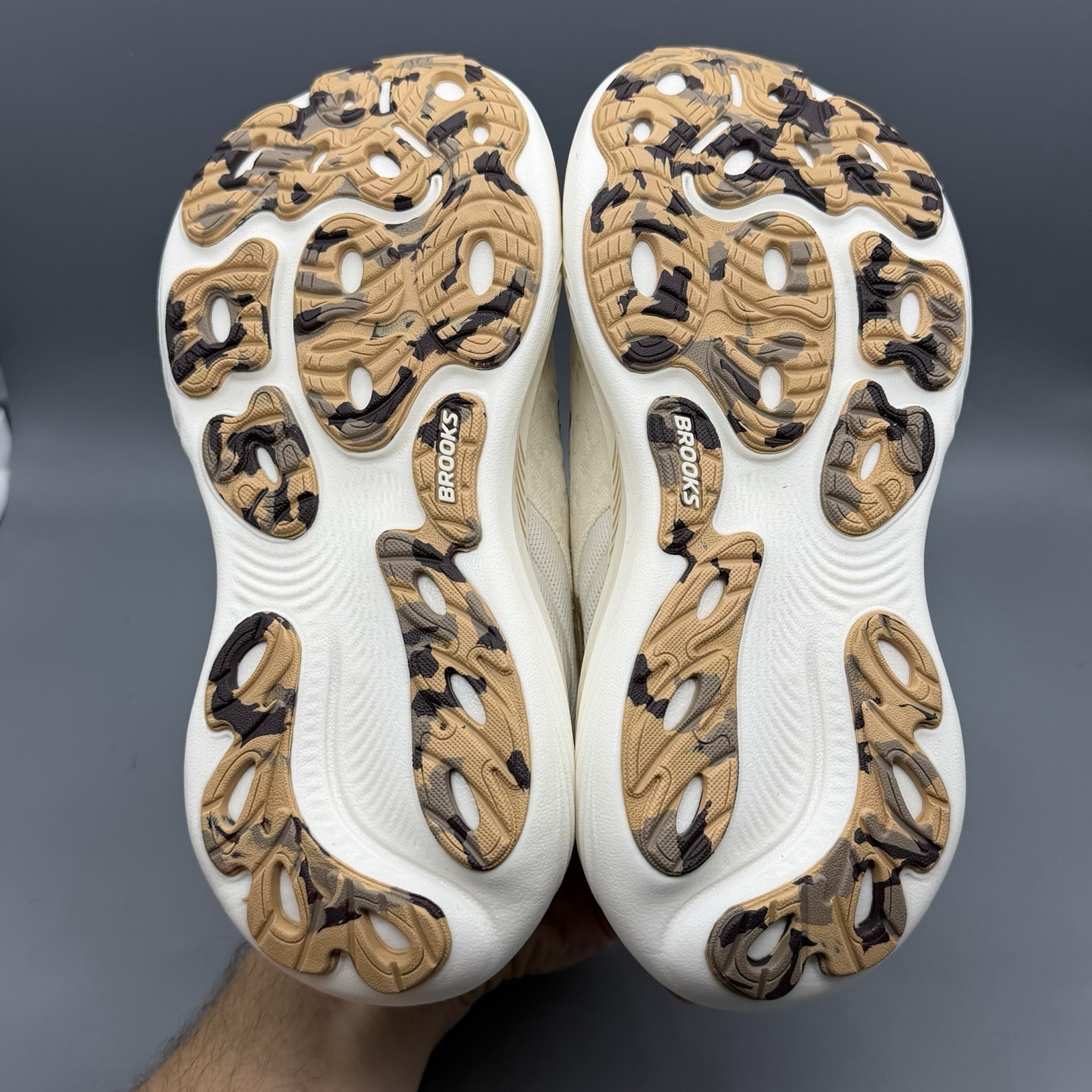 Brooks Adrenaline GTS 25 Women’s 6.5 Running Walking Shoes Coconut Crème Leopard