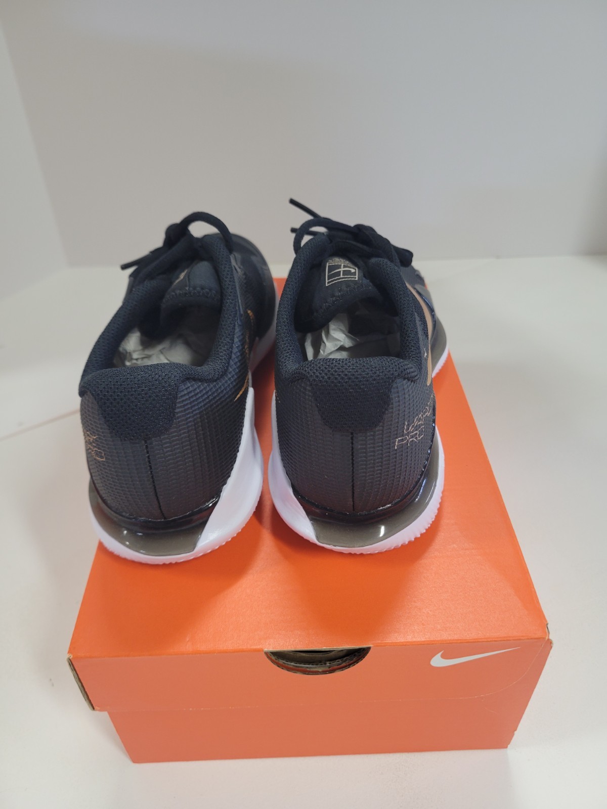 Size 6 – NikeCourt Air Zoom Vapor Pro Black Metallic Red Bronze W