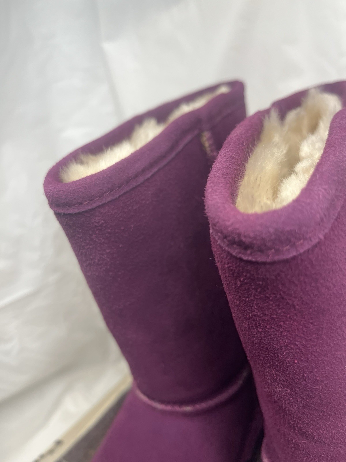 Vintage Women Bearpaw Emma Short Boysenberry 608 W.