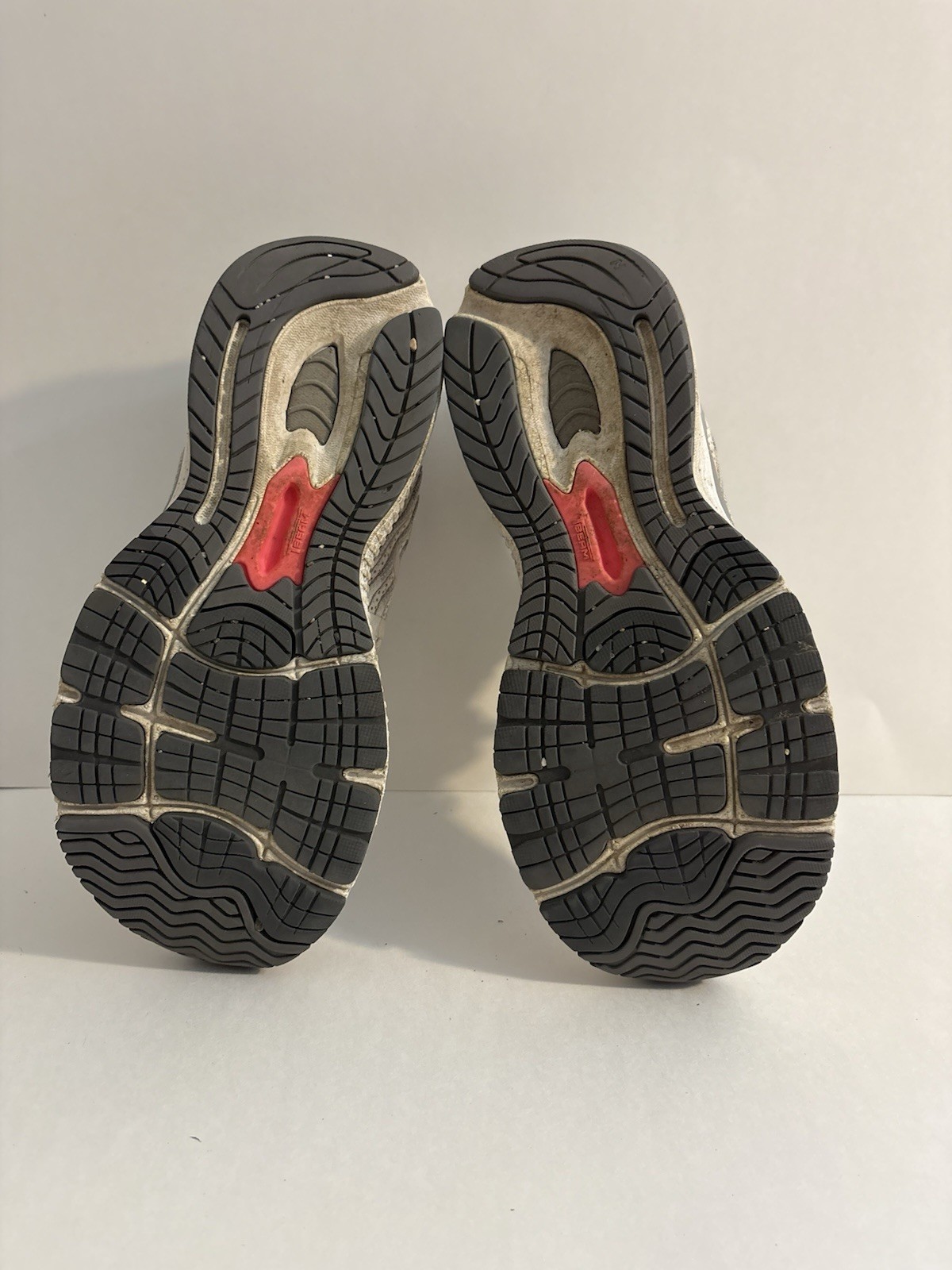 New Balance Fresh Foam 1080 v9 Running Shoes Beige Gray Womens