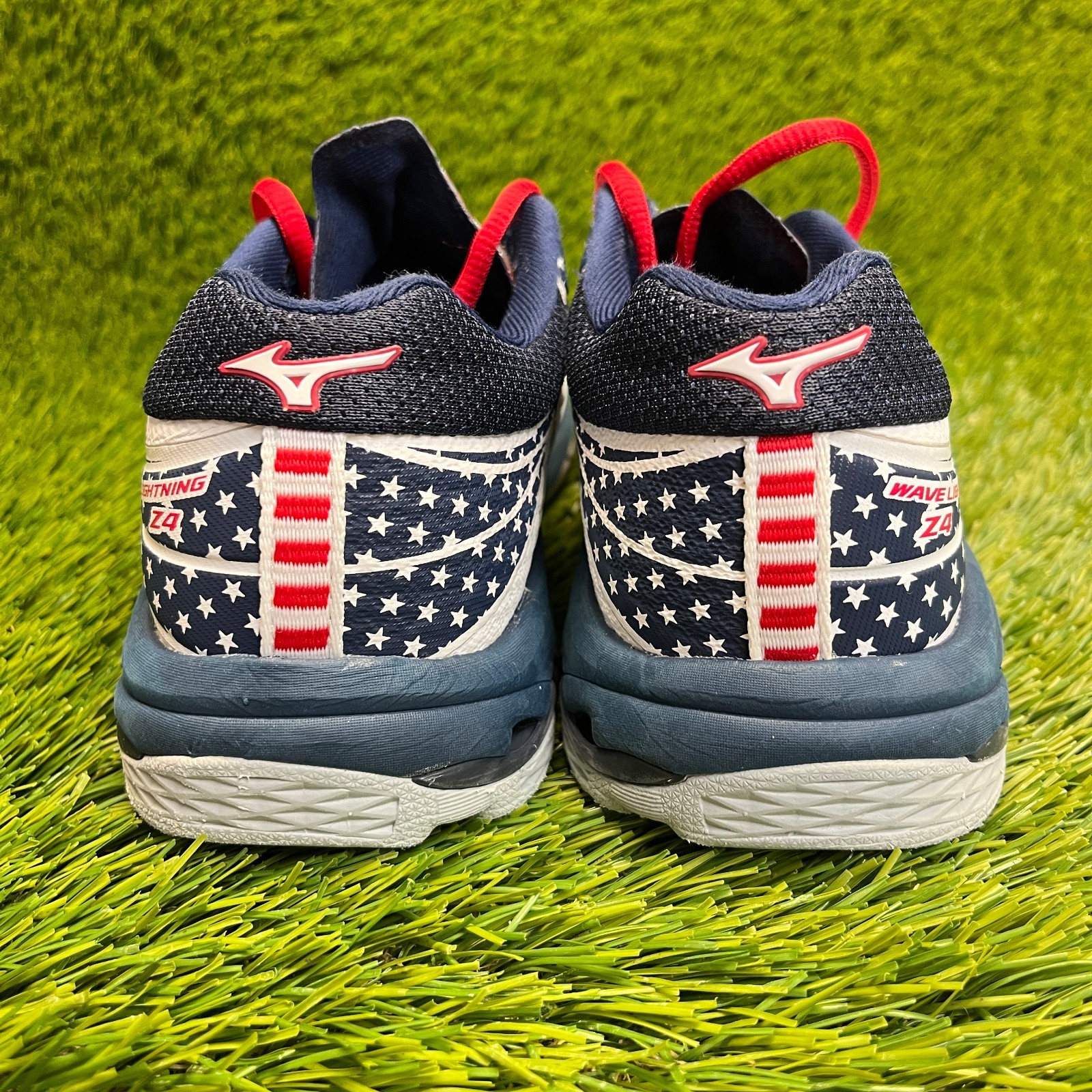 Mizuno Wave Lightning Z4 Stars Womens Size 6.5 White Navy Running Shoes Sneakers