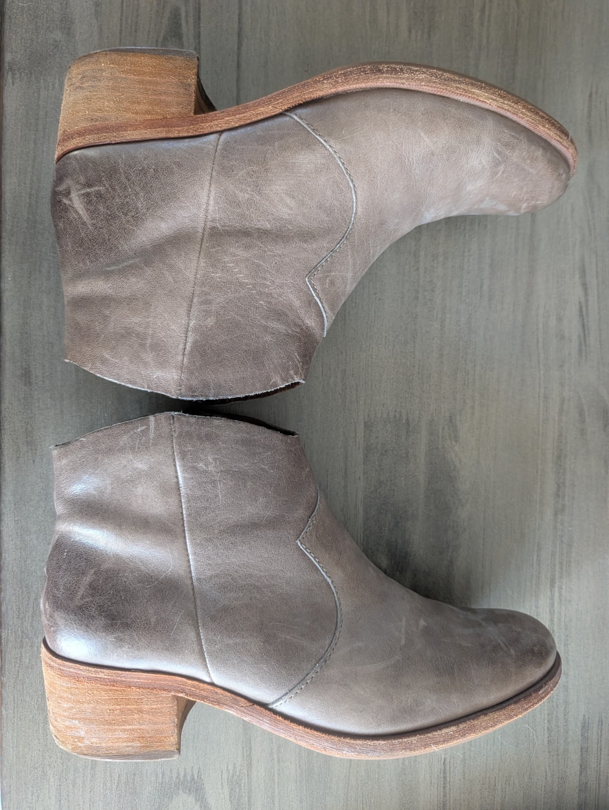 Kork Ease Women’s Casper Grey Ankle Chelsea Boots Leather Side Zipper Size 7.5M