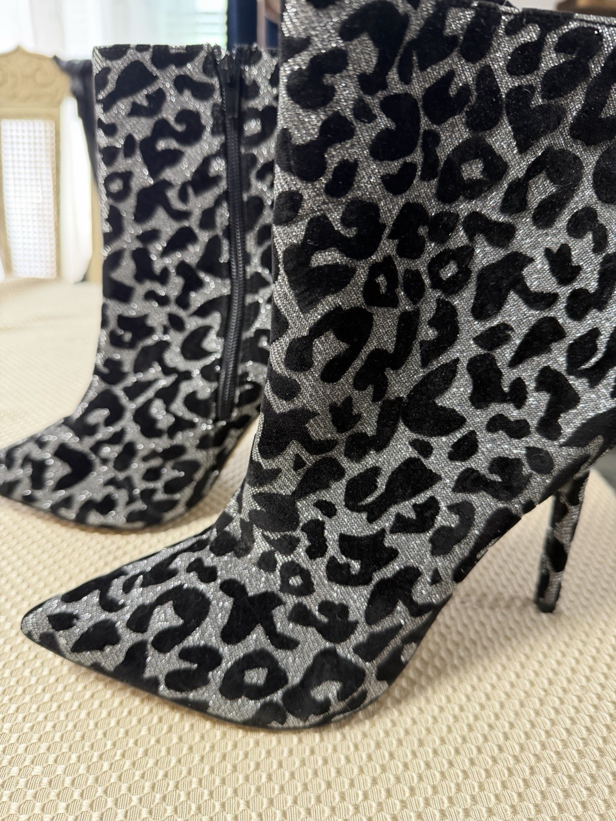 Express Women’s Black/Silver Animal Print Pointed Toe Zip Bootie US 8