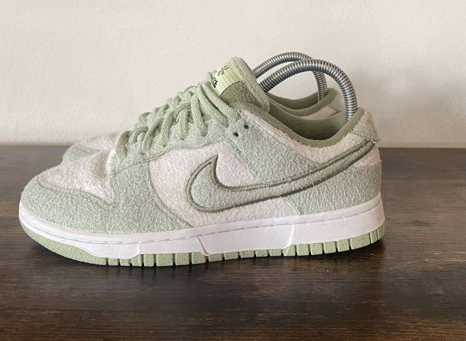 Nike Dunk Low Women’s Size 7.5 – SE Fleece – Honeydew 2022