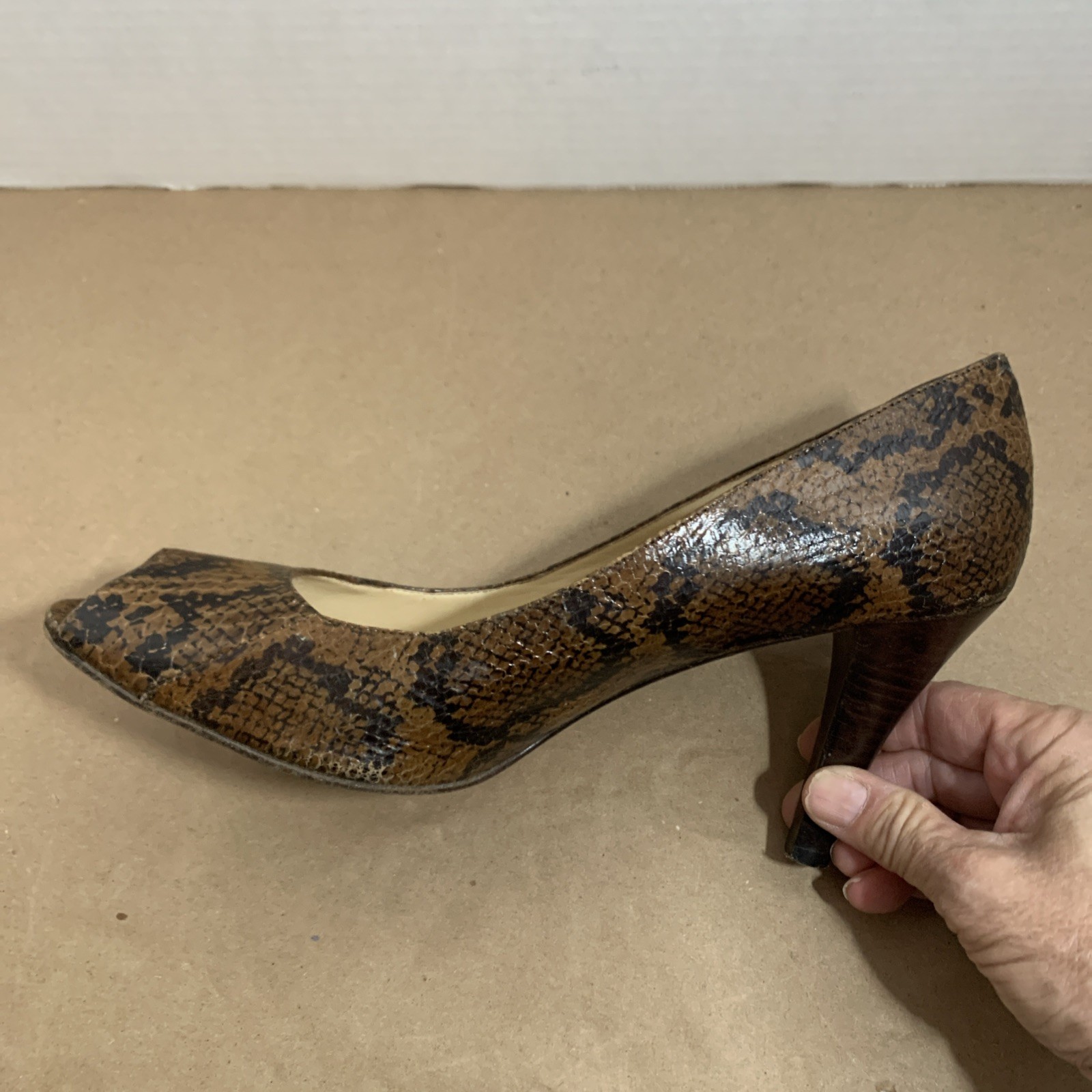 Oscar By Oscar de la Renta Embossed Snakeskin platform Peep Toe Heels Size 10M