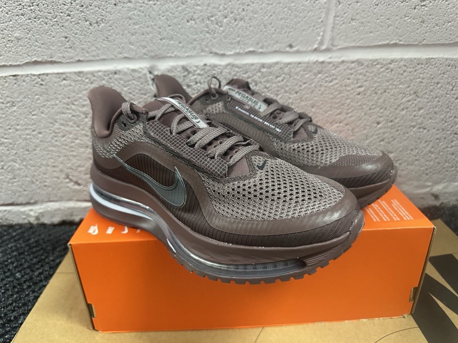 Women’s Size 8.5 – Nike Pegasus Premium Tattoo Off Noir Hydrogen Blue HQ2593-502
