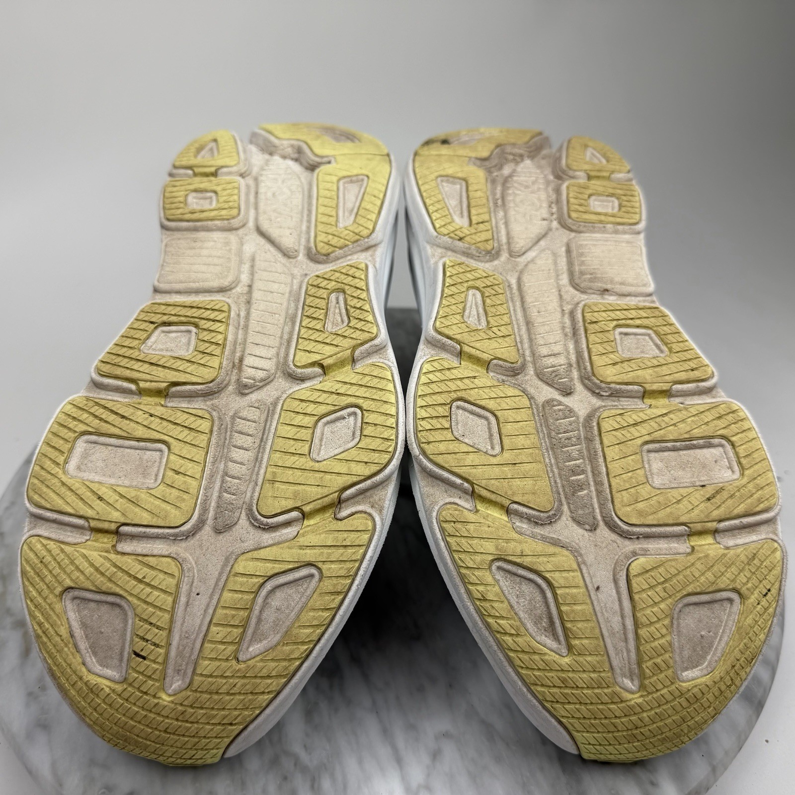 Hoka OneOne Bondi 9 Spark/Mint Fluorite Running Shoe’ Women Size 9.5B NO INSOLES