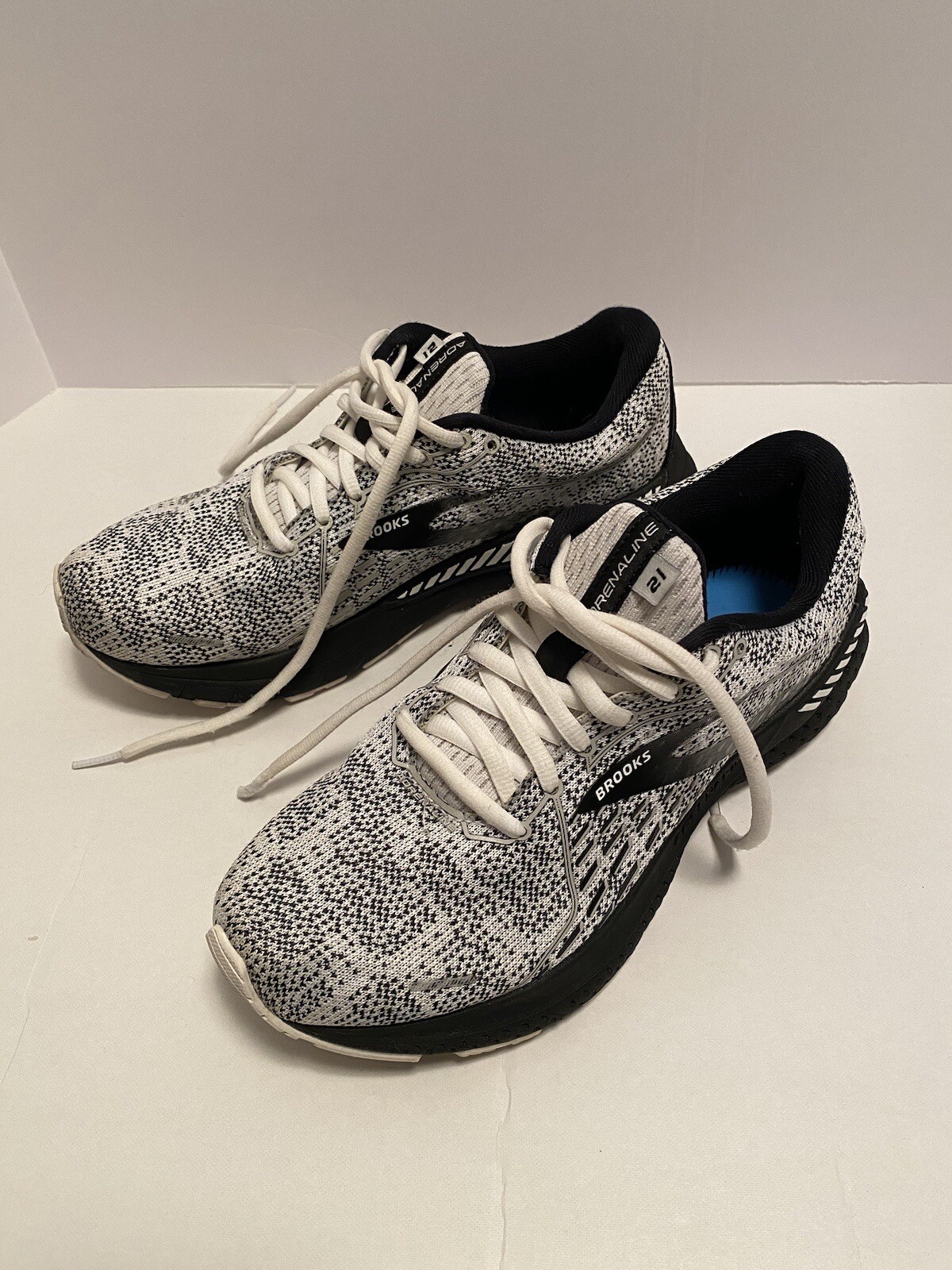 Size 7.5 Brooks Adrenaline GTS 21 Black/Gray/White 120329-1B-135 Super Clean