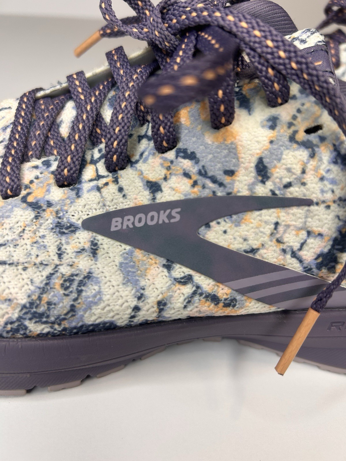Brooks 1203611b164 Revel 5 Multicolor Running Sneakers Women Size 9 DNA purple