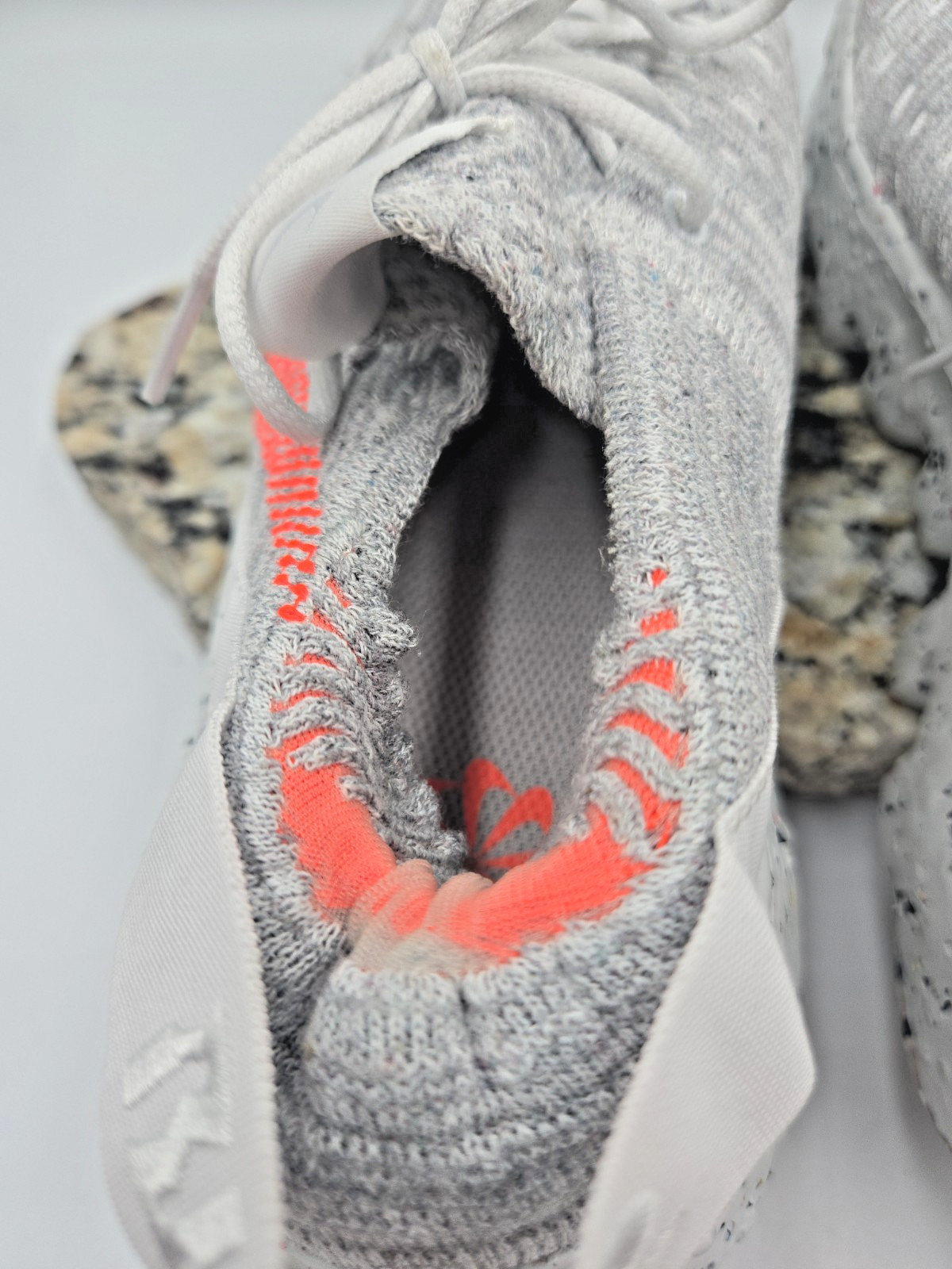 Nike Space Hippie CD3476-100 Summit White Hyper Crimson Womens 10.5 Rainbow Box
