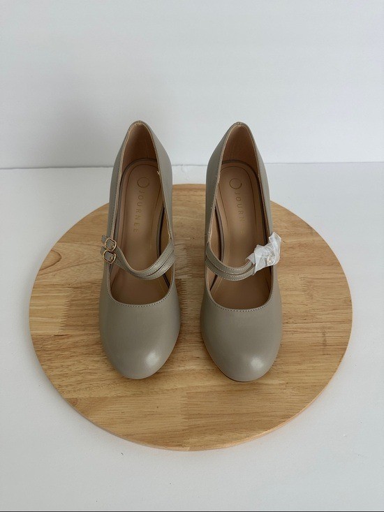 Journee Collection Windy Womens Round Closed Toe Cone Heel Pumps, Sz 8W