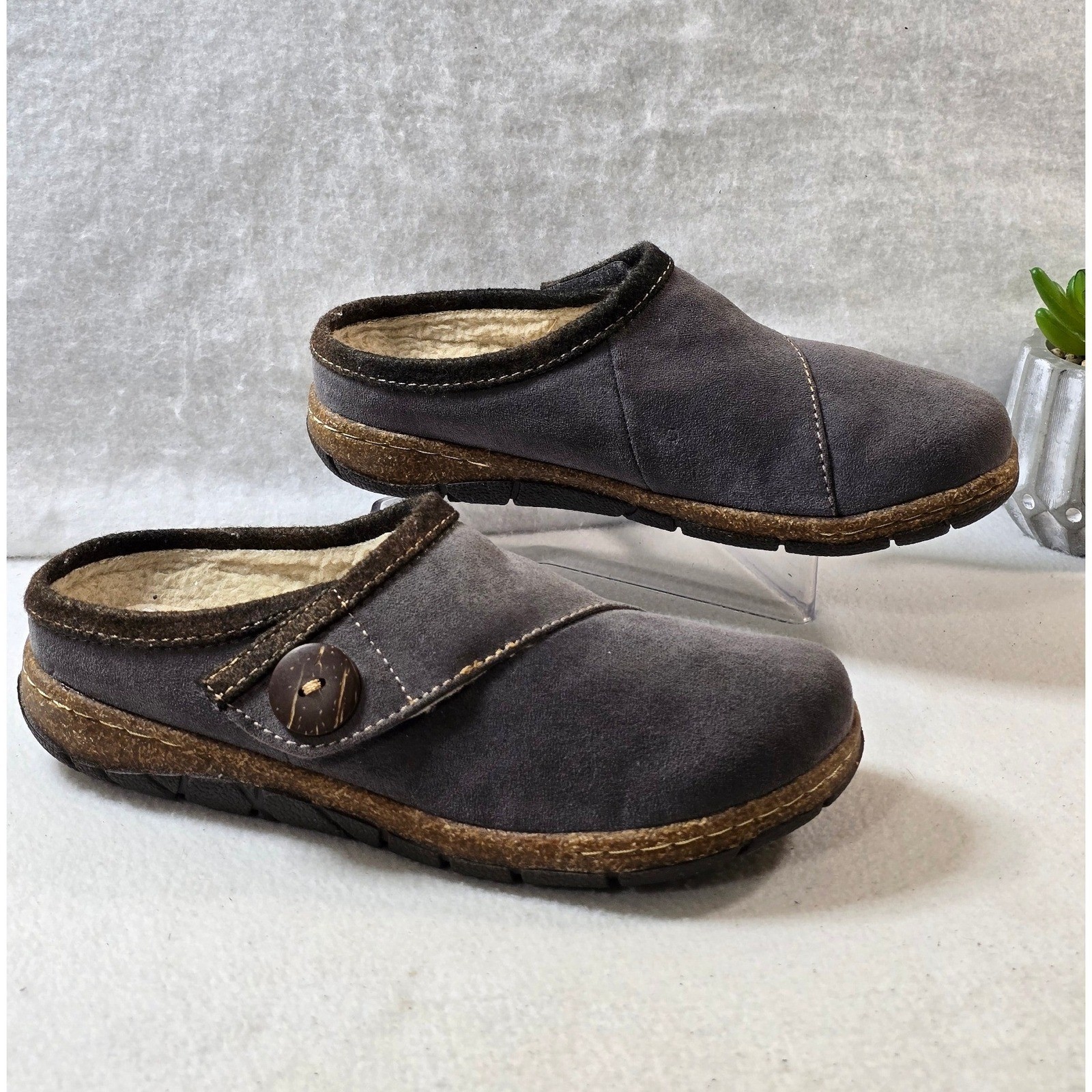 Earth Origins Essential Ezzy Clogs Grey Brick Faux Fur Lined Comfort Shoes