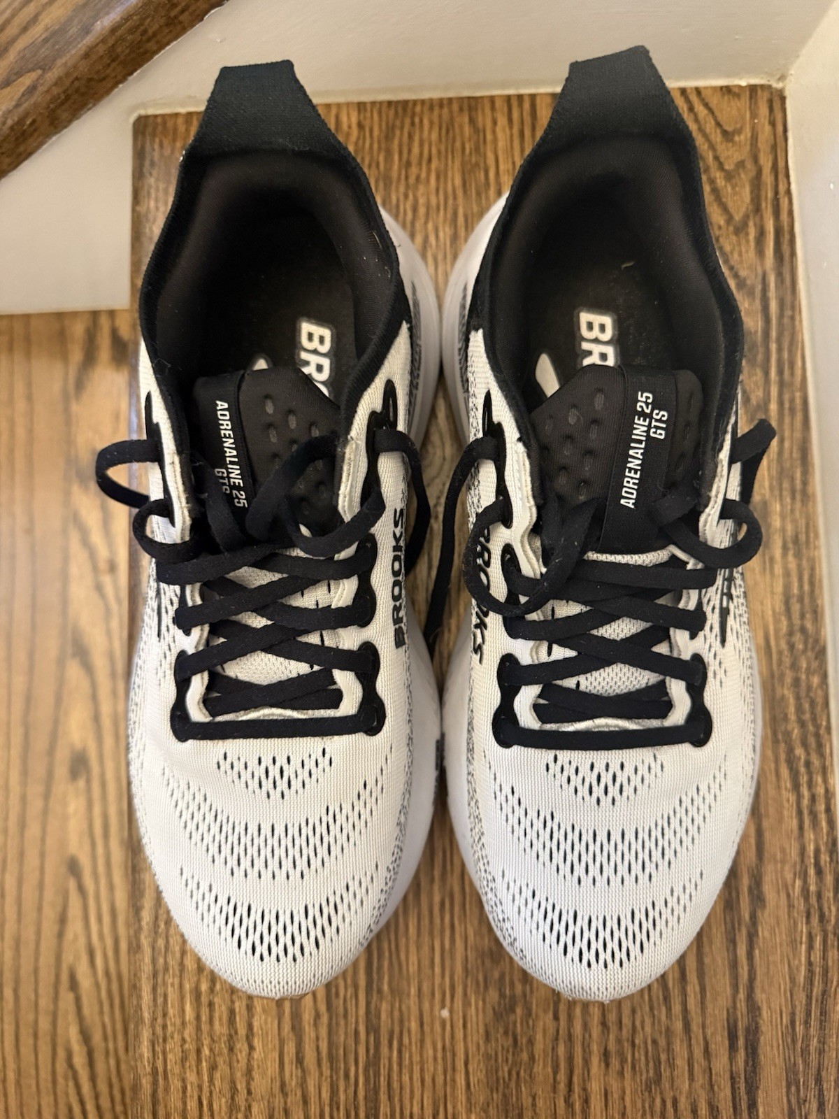 Brooks Adrenaline GTS 25 Women’s White Cushioned Breathable Mesh Running Shoes