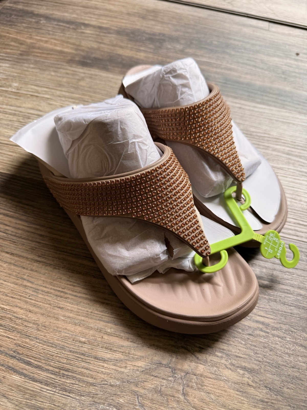 Crocs Women’s Getaway Flip Flop Sandals Rhinestone Latte US 6 EU 36-37 NIB