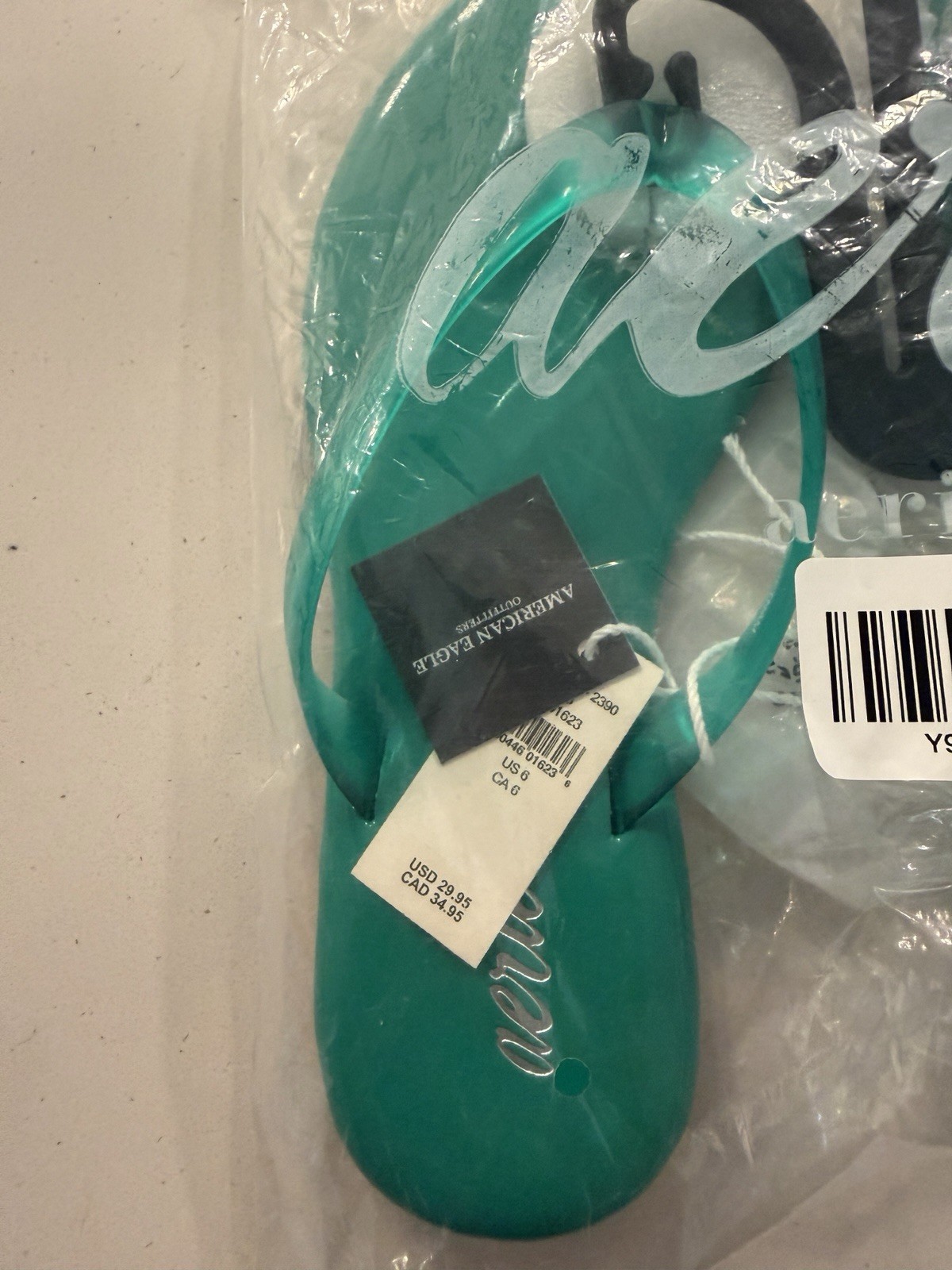 Aerie Women’s Flip Flop Sandals Size 6 Green