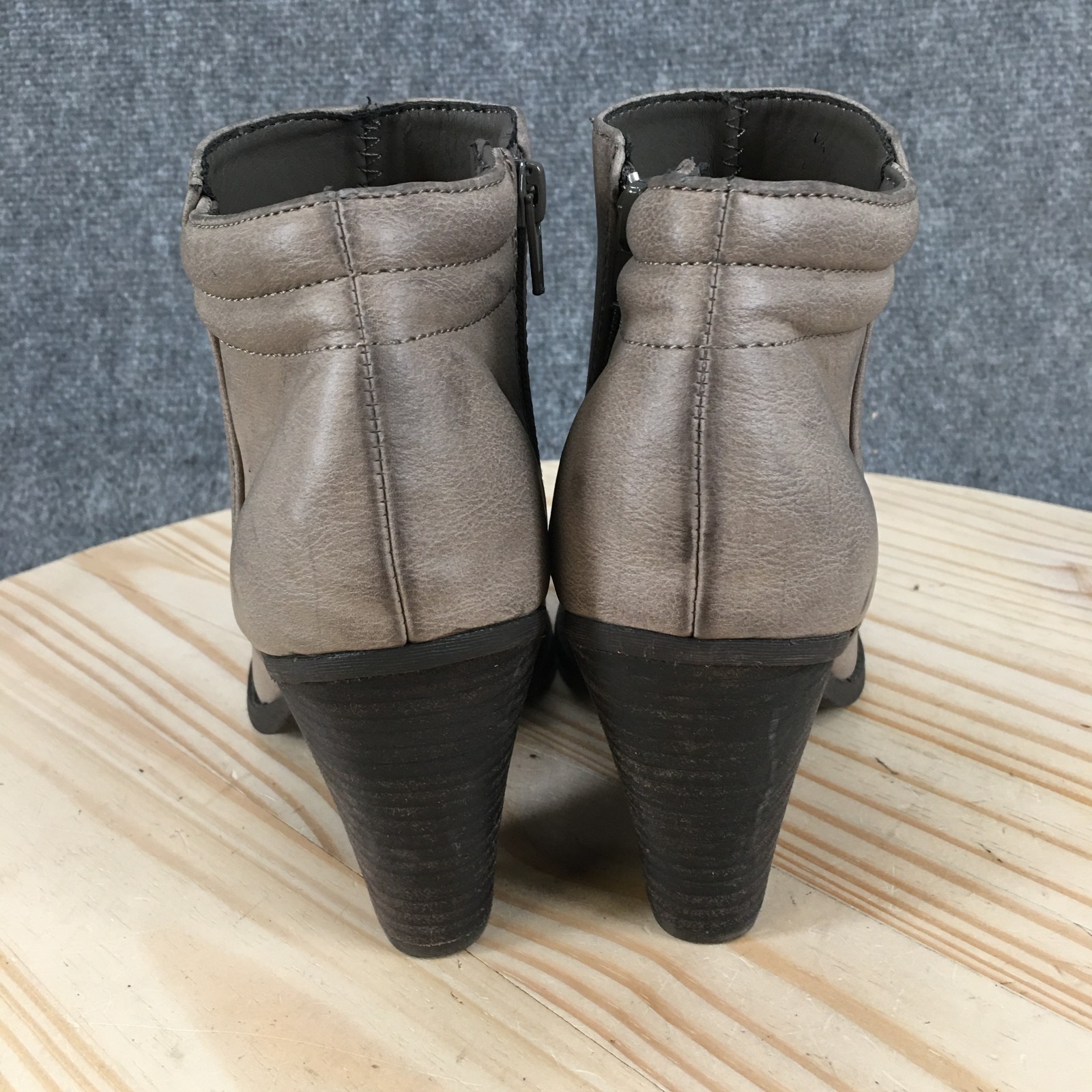 Mia Luce Boots Womens 10 M Ankle Bootie Side Zip Cone Heels Faux Leather Gray