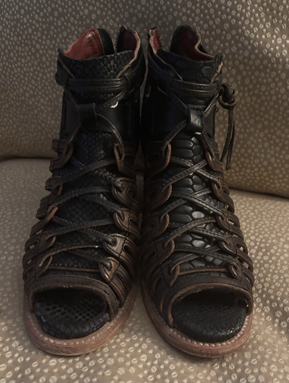 Freebird By Steven Wazee Womens US 7 Leather Black Gladiator Open-Toe Sandals