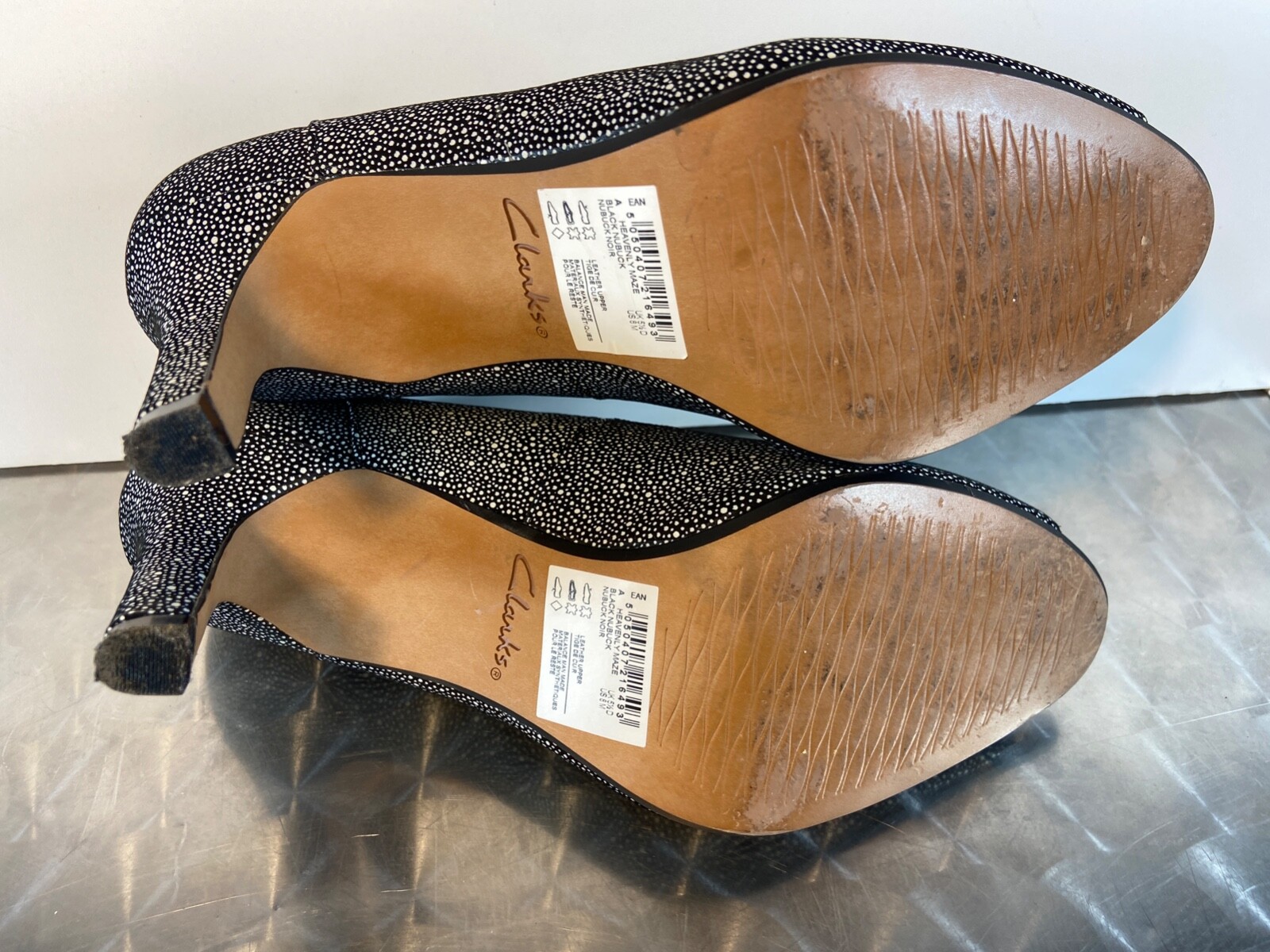 Clarks Nubuk Women’s Size 8 Leather 2 1/2″ Pumps «Heavenly Maze» Black & White
