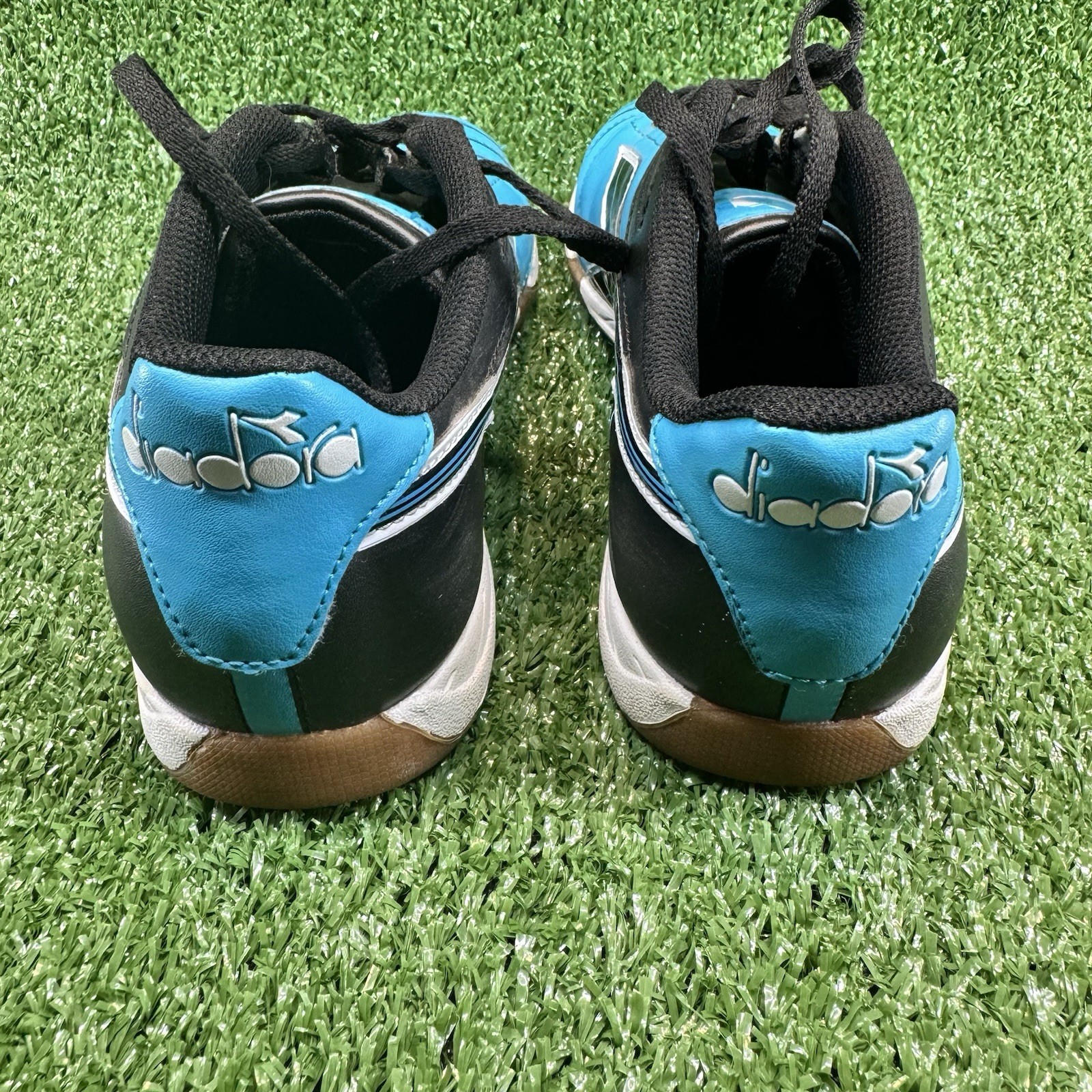 Diadora indoor Soccer Men’s Shoes Size 6.5 Blue 0145