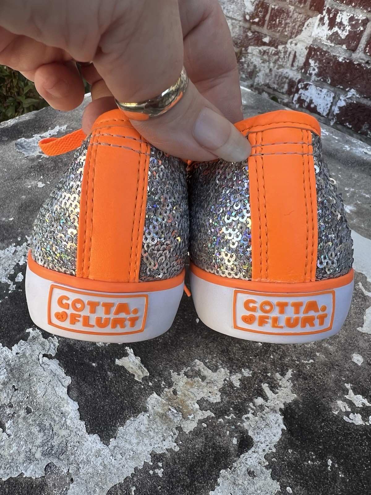 Gotta Flurt Pizzazz Womens Silver Sequin with Orange Accents Shoes Sneakers Sz 3
